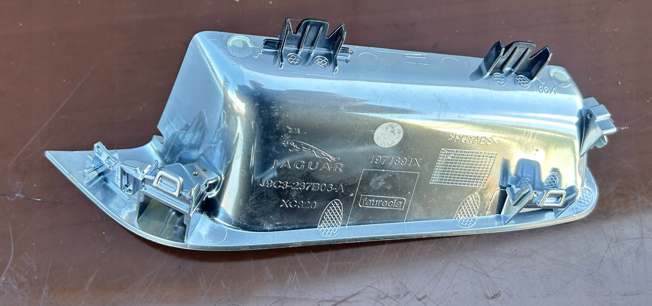 DEKOR moulding door right left JAGUAR E-PACE X540