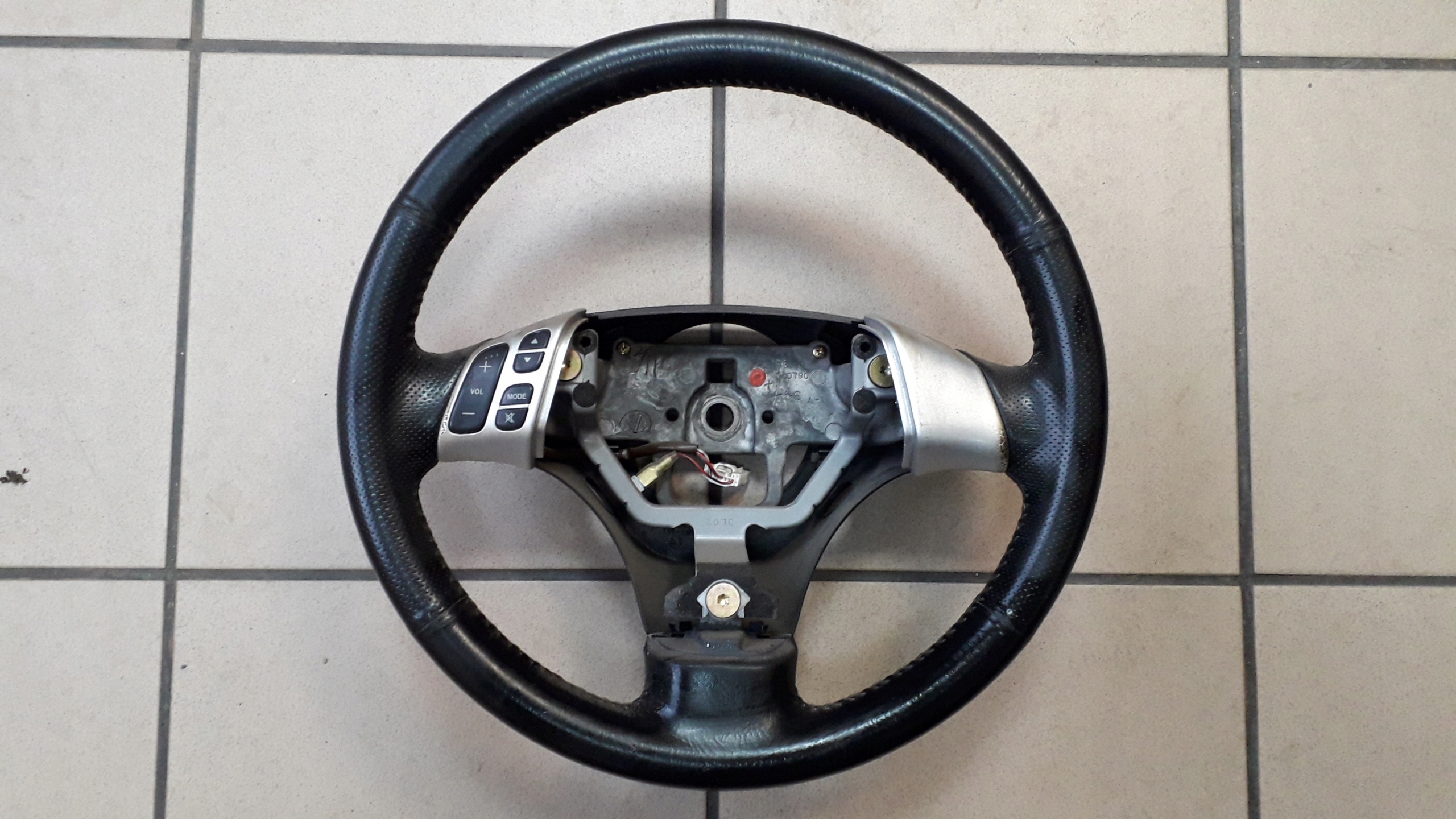 MAZDA MPV LIFT 99-06 KIEROWNICA - CZARNA - SKÓRA