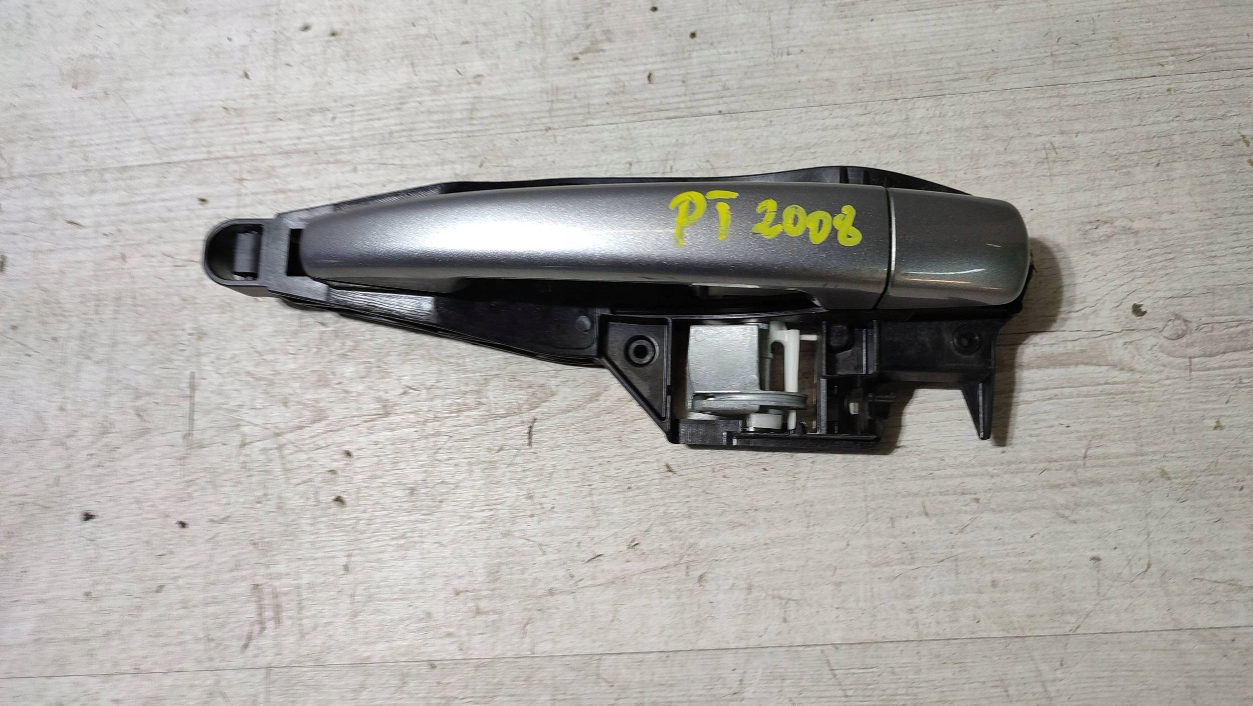 Peugeot 2008 and 2018 rear part side right handle exterior