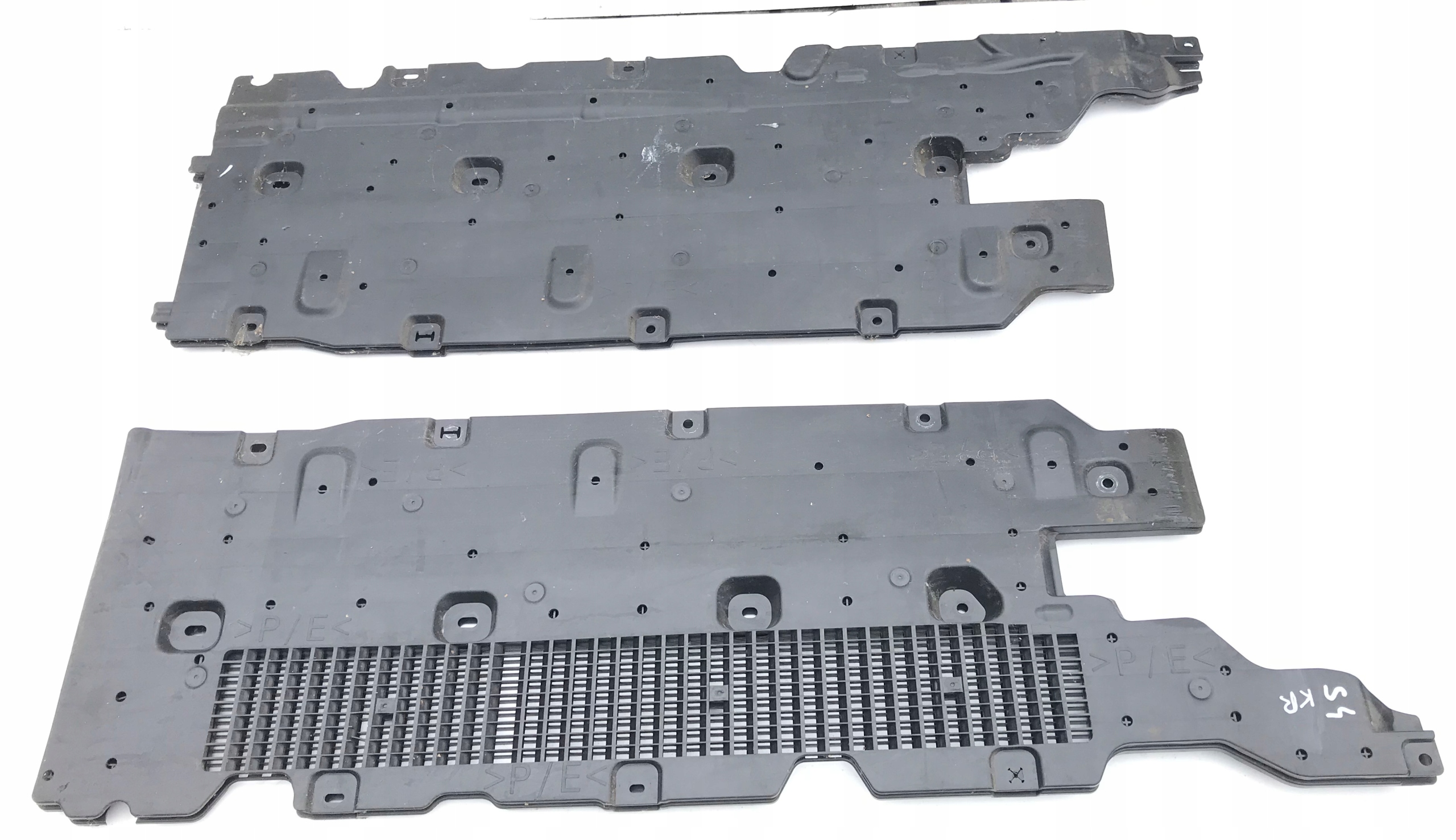 RENAULT SCENIC IV LEFT COVER CHASSIS