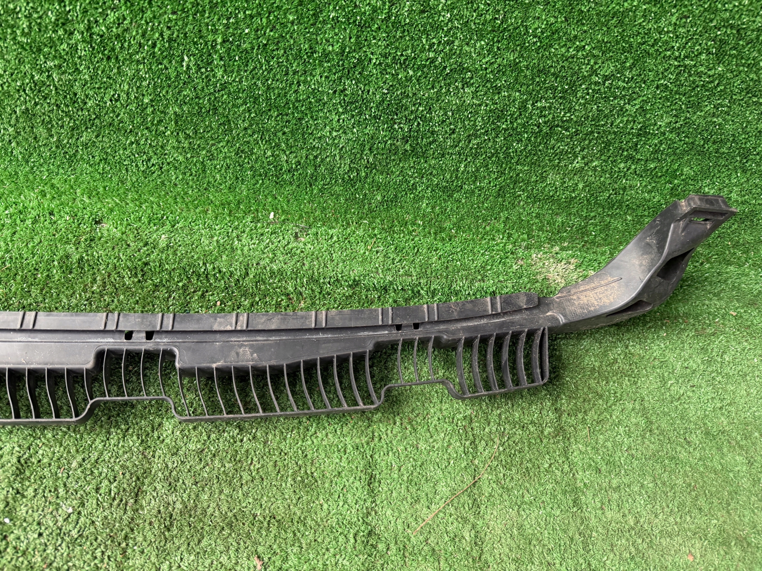 VW GOLF SPORTSVAN bumper bracket rear part 510807863A