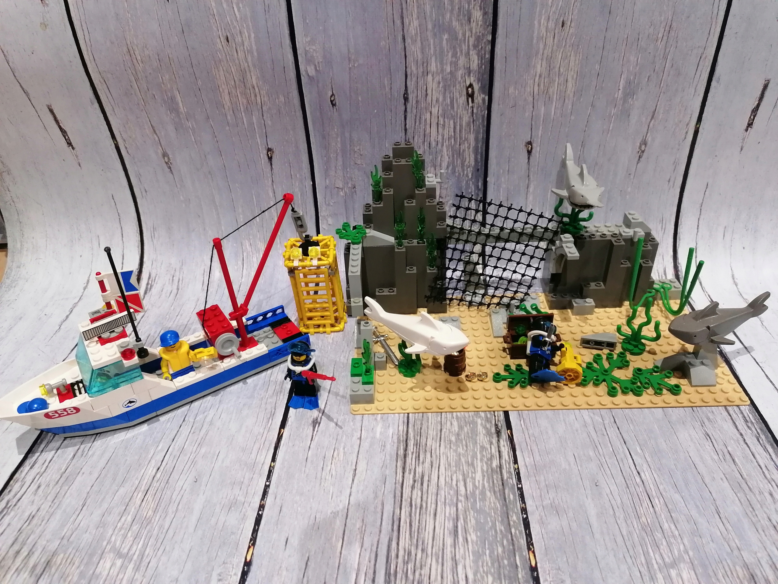 LEGO CITY TOWN Shark Cage Cove Używane