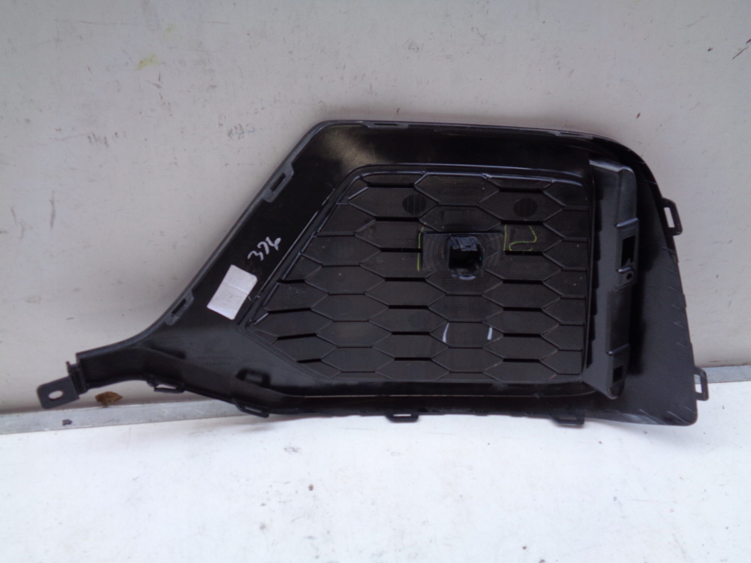 grid of a bumper left rear HONDA CIVIC X 17