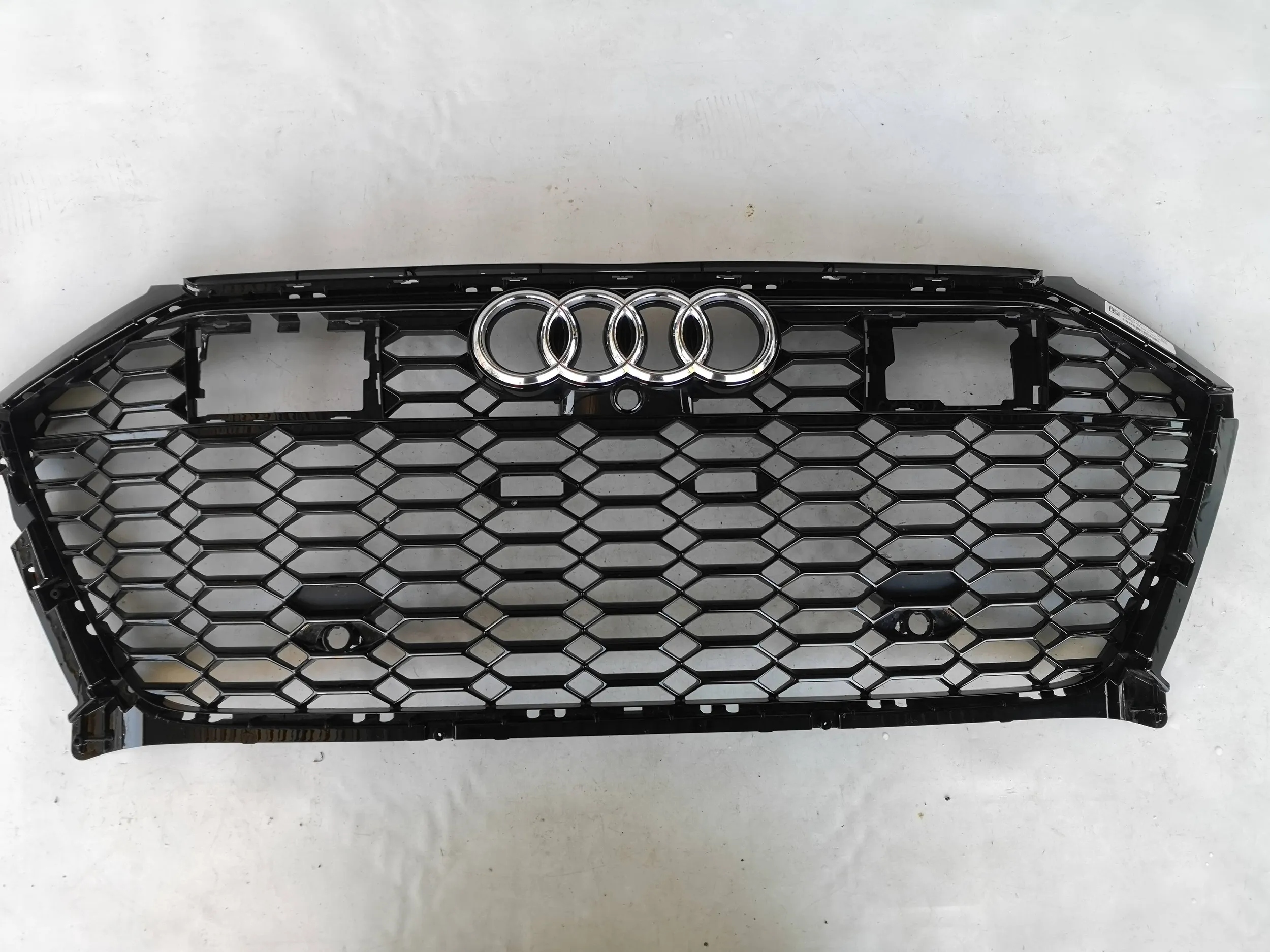 AUDI RS7 C8 4K8- GRILL ATRAPA CAŁA