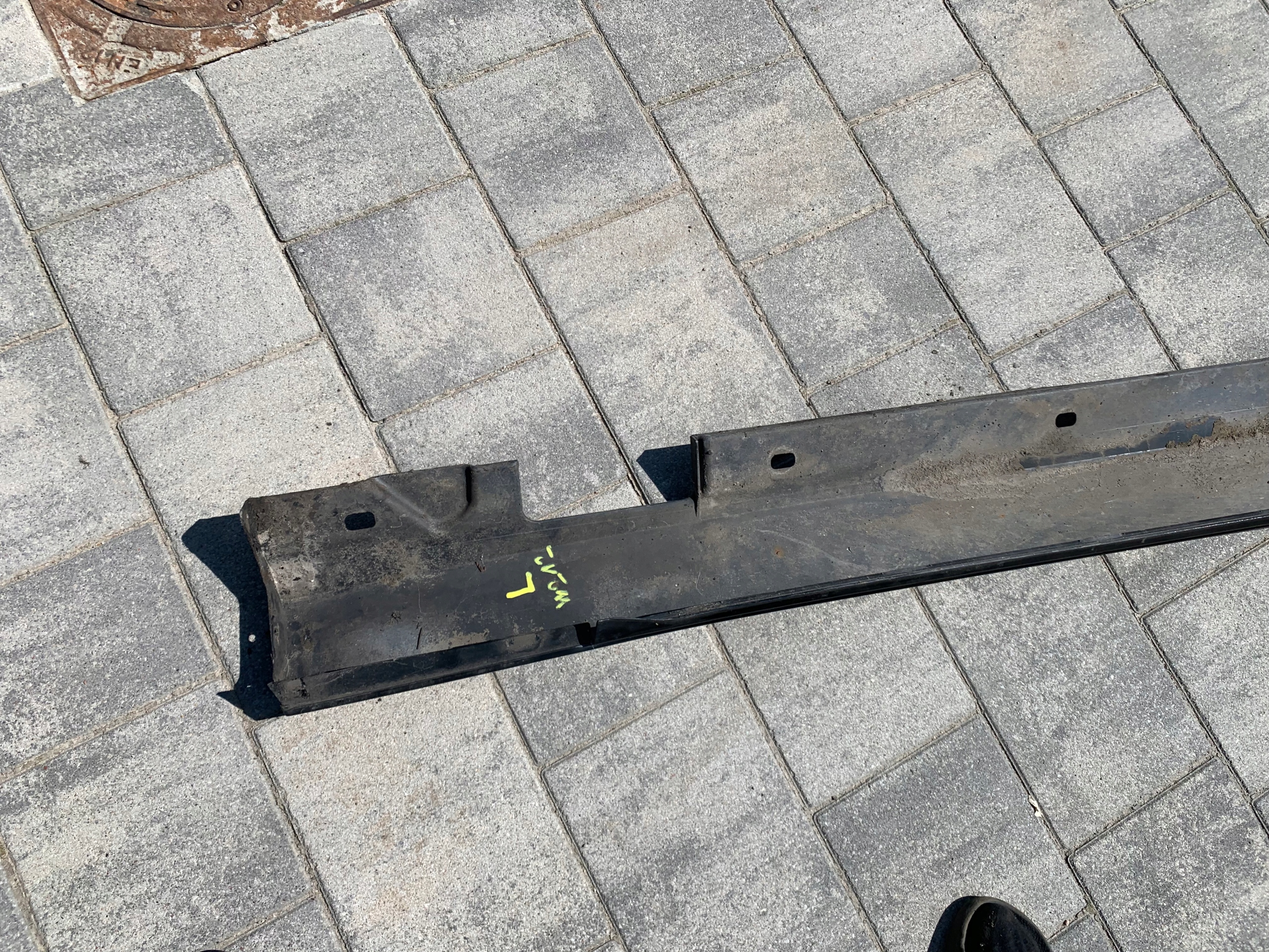 moulding threshold left MERCEDES W212 040 c040