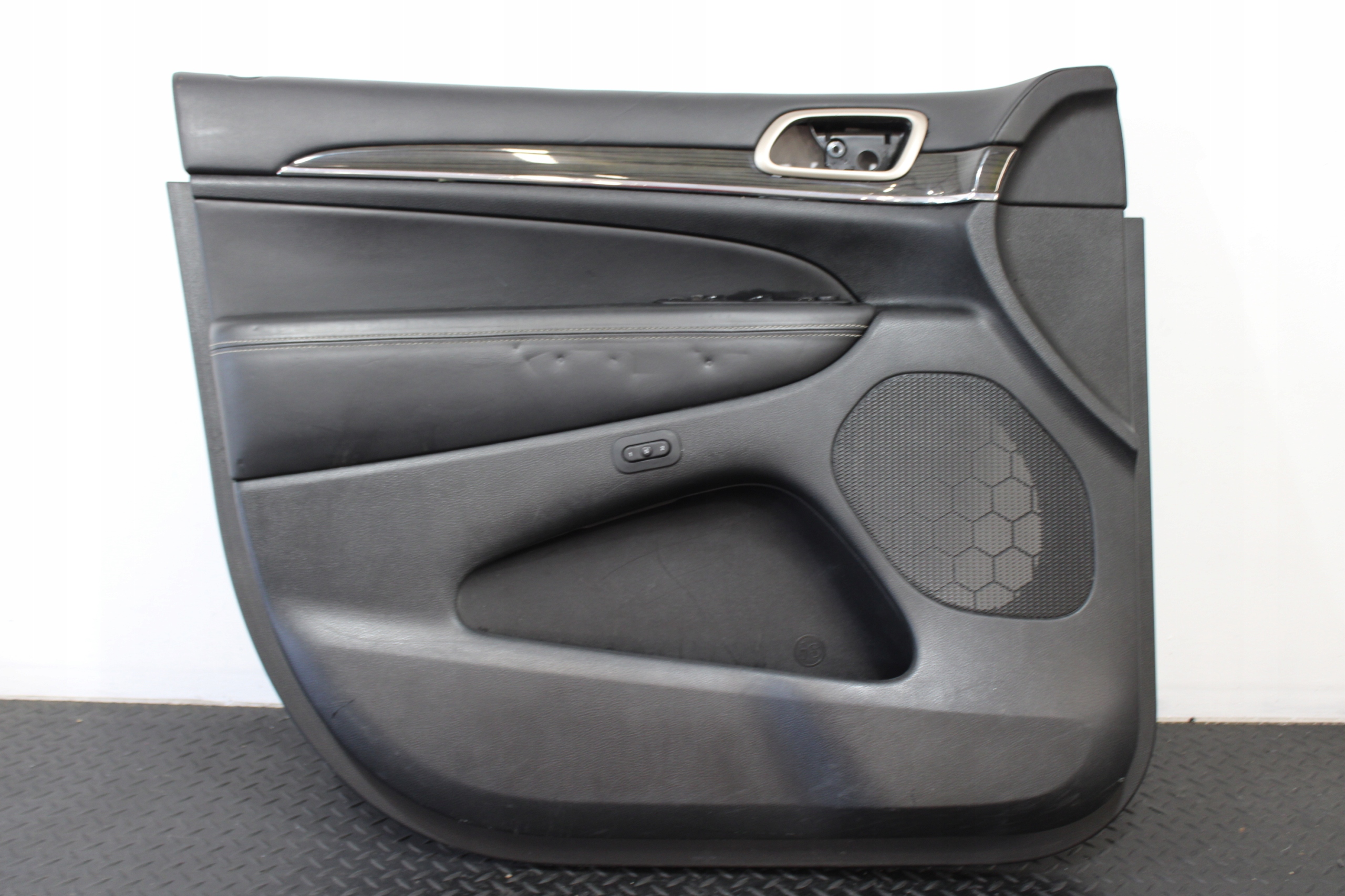 side upholstery door left front JEEP GRAND CHEROKEE WK2 LIFT