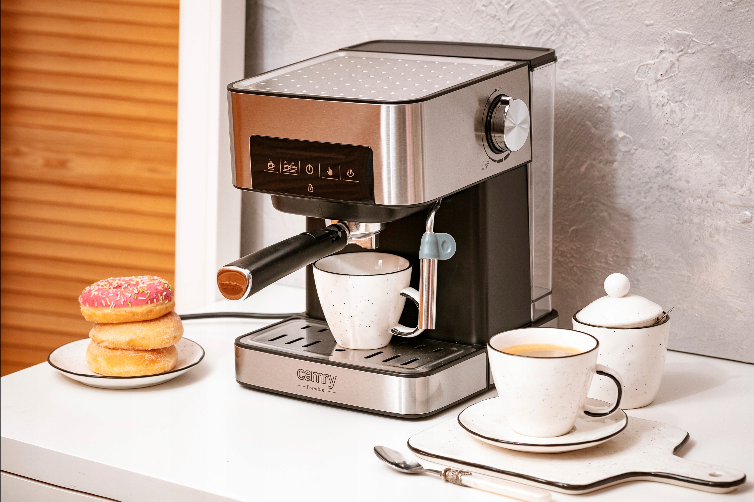 EKSPRES CIŚNIENIOWY DO KAWY 15bar 10KAW 1000W INOX Materiał metal