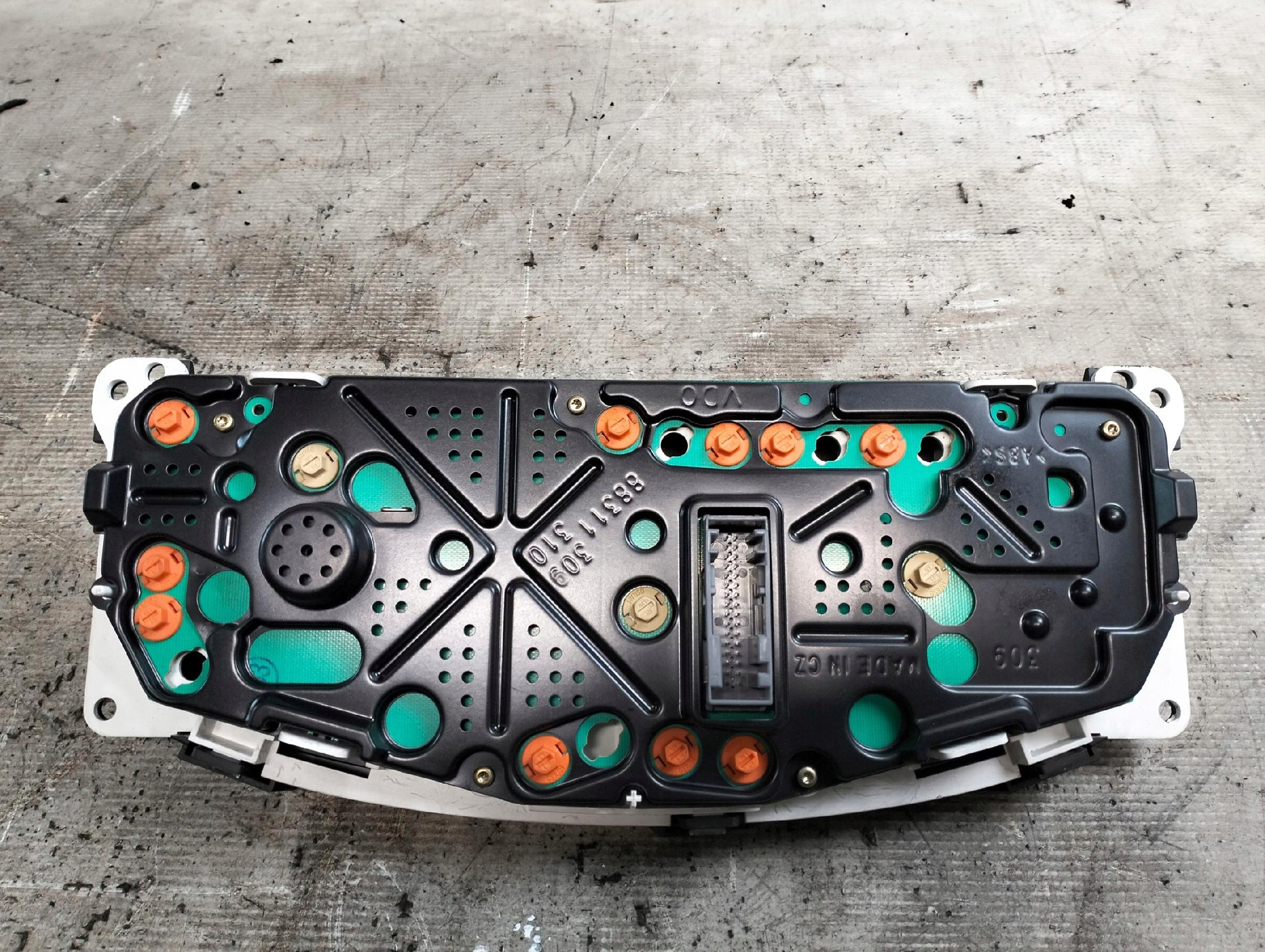 dials ZEARY SUZUKI WAGON R+ 1.3 2001r 34100-83E50
