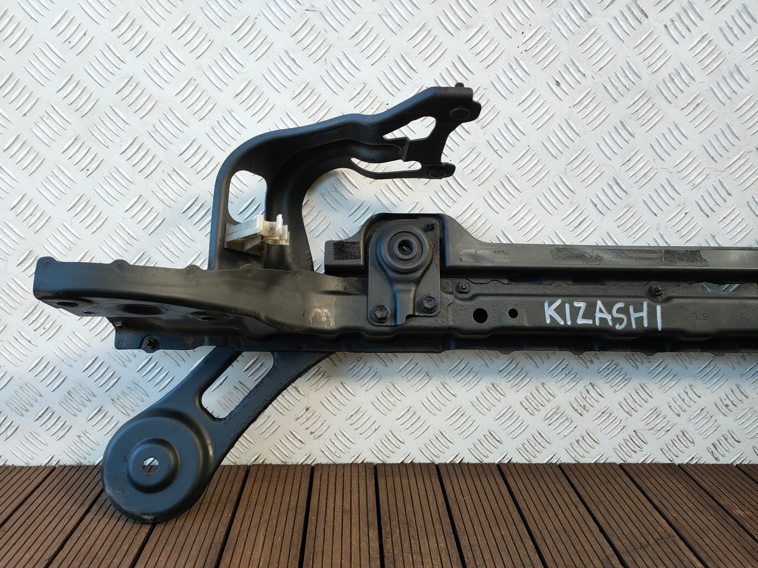 SUZUKI KIZASHI 09-14 radiator stiffener lower pillar OE