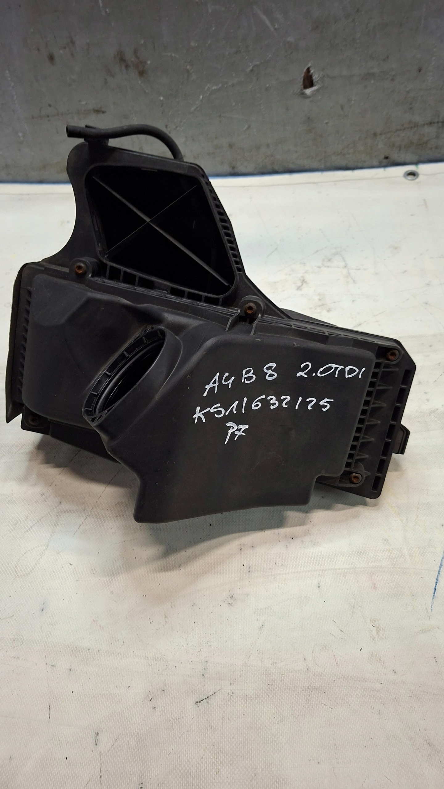 luftfiltergehäuse AUDI A4 B8 2.0TDI