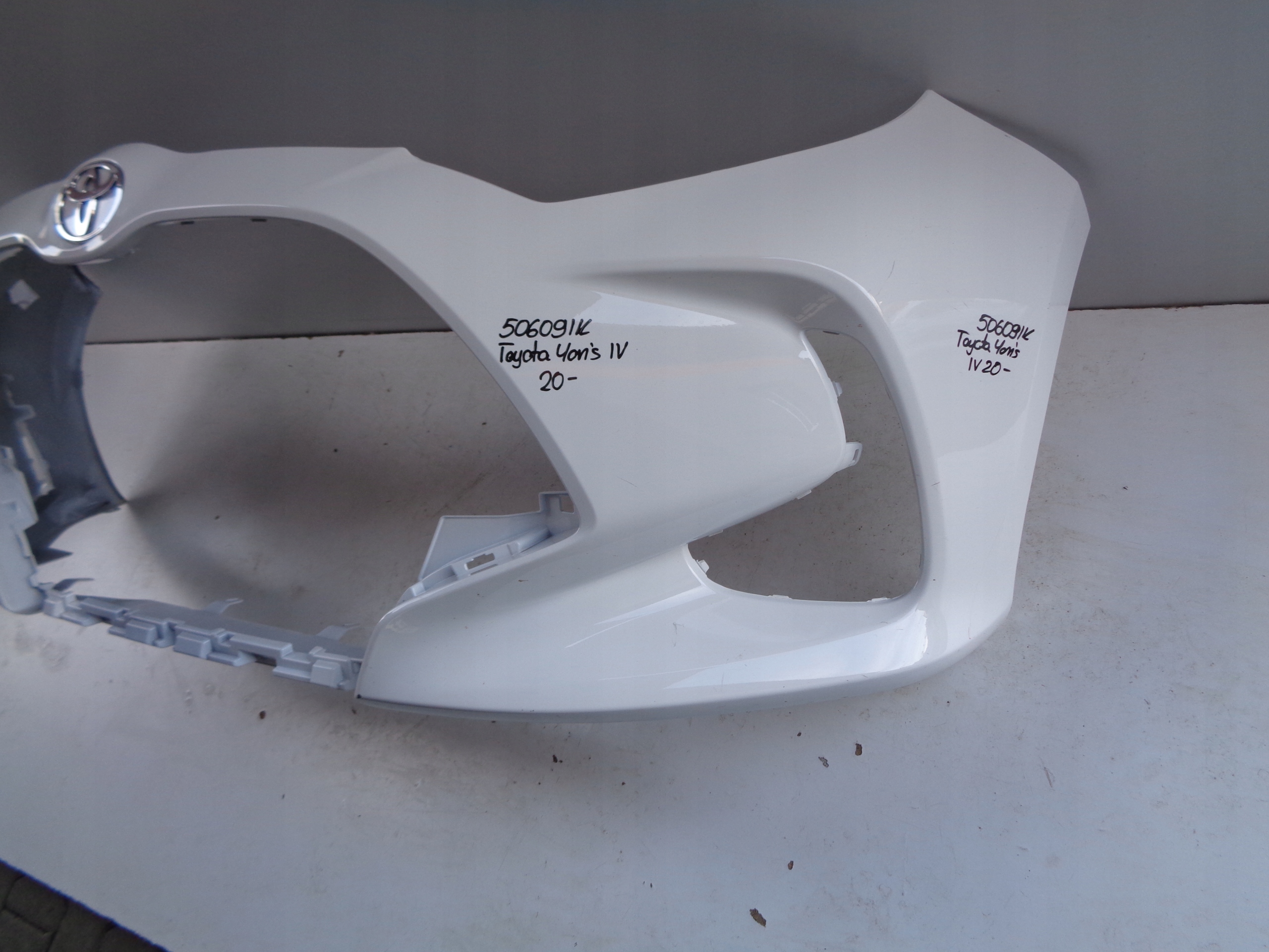 front bumper TOYOTA YARIS IV 20- NR 50609