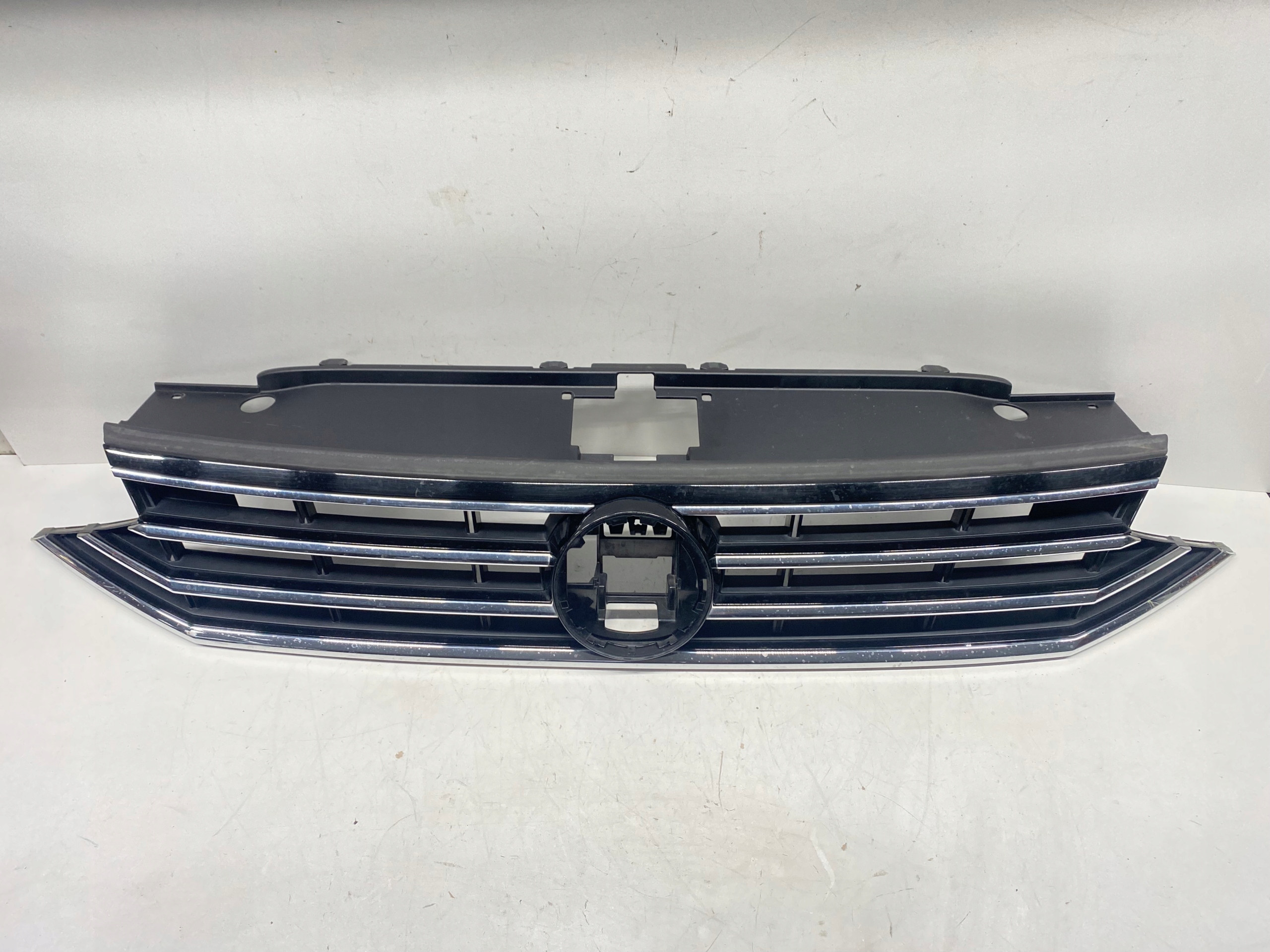 VW Passat B8 Kühlergrill FRONTGRILL Kühlergitter 3G0853653NP - Thumbnail 4