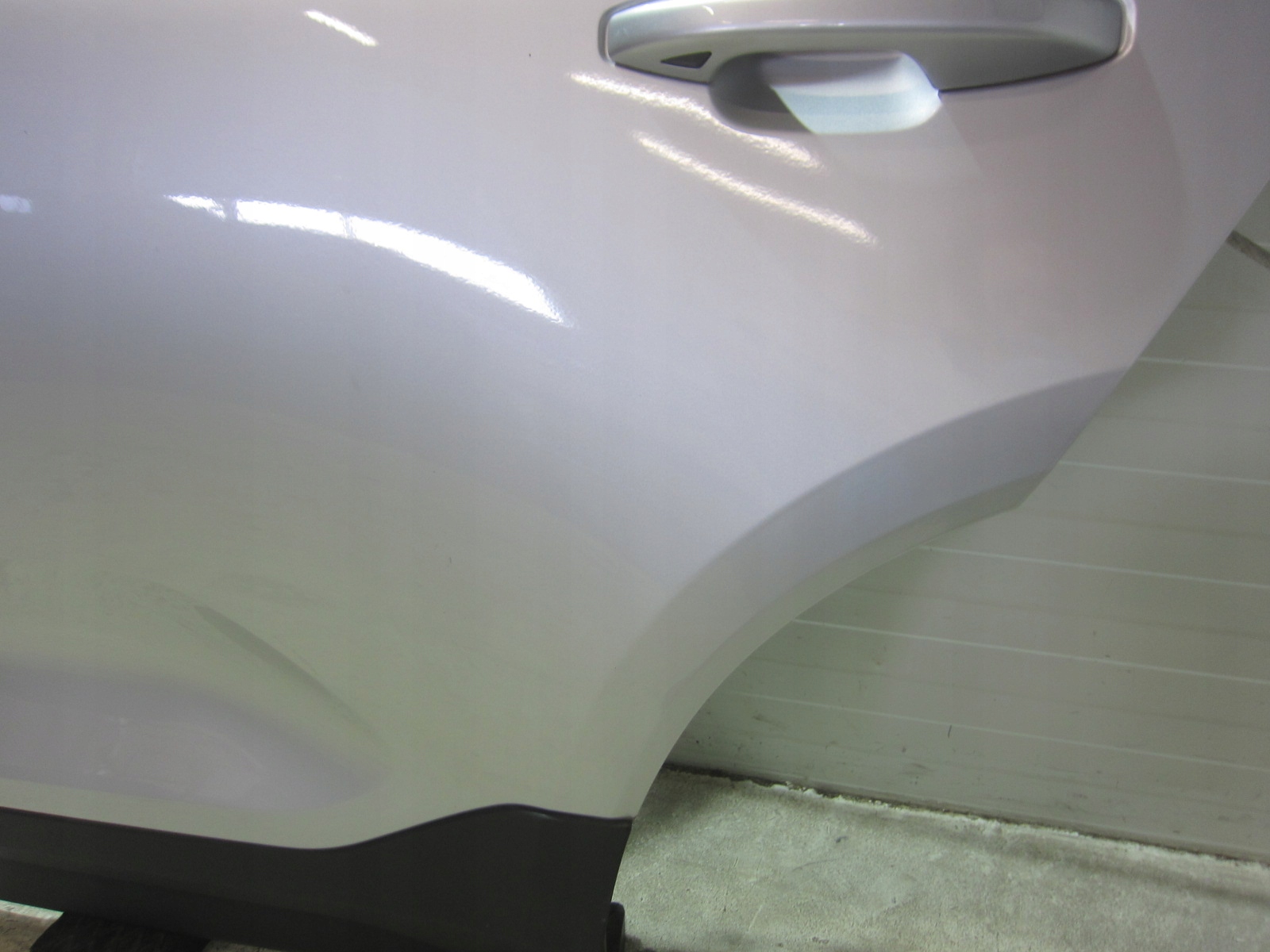 VOLVO XC40 left rear part door left rear. complete colour 711-16 silver XC 40