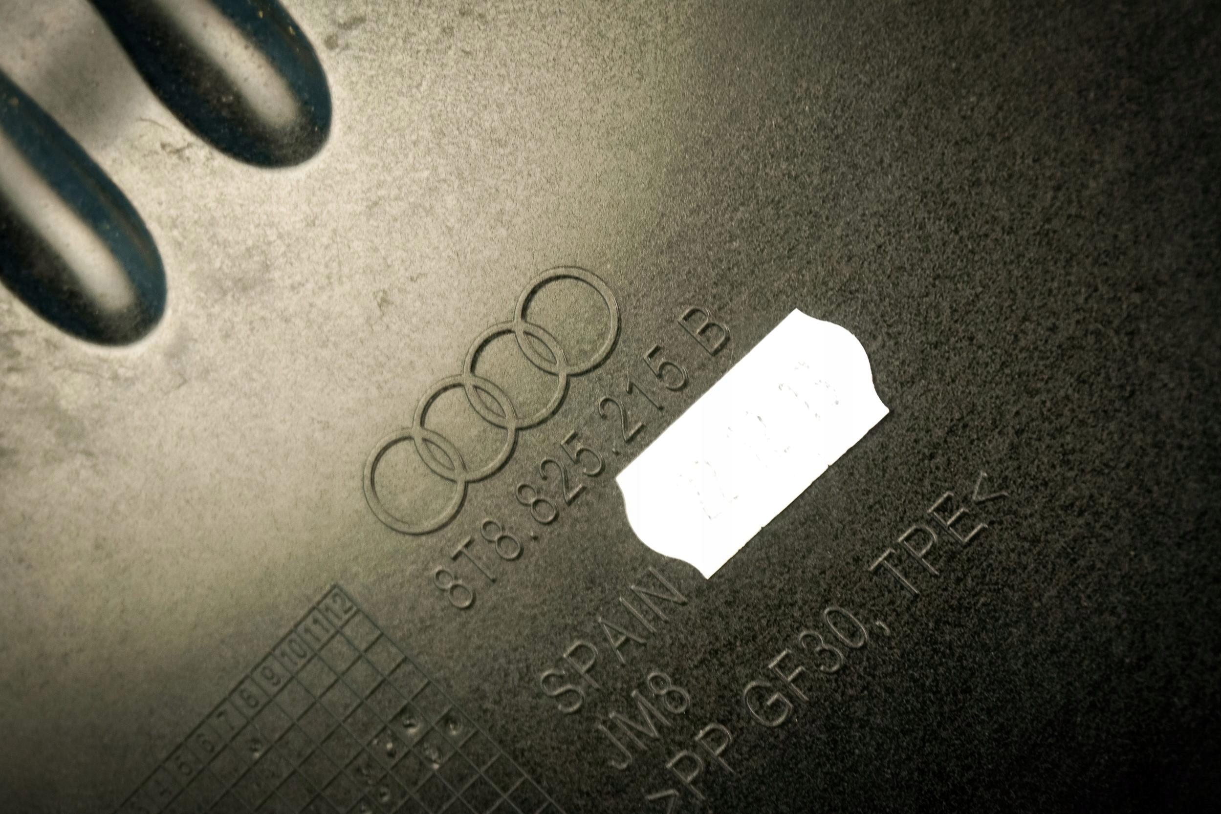 cover chassis left Audi A5 S5 Spb 8T8825215B