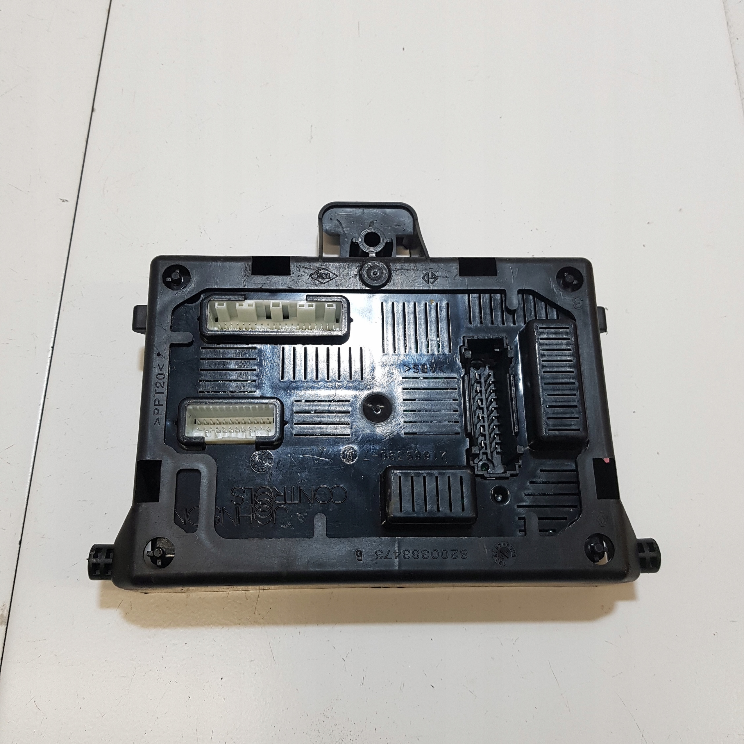 modulo Centralina BCM RENAULT CLIO 3 8200652284B