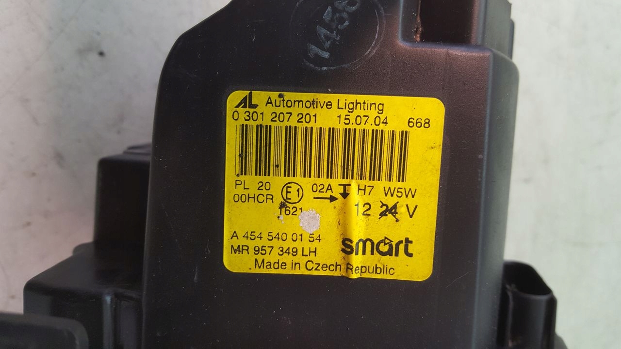 light front front left Smart Forfour