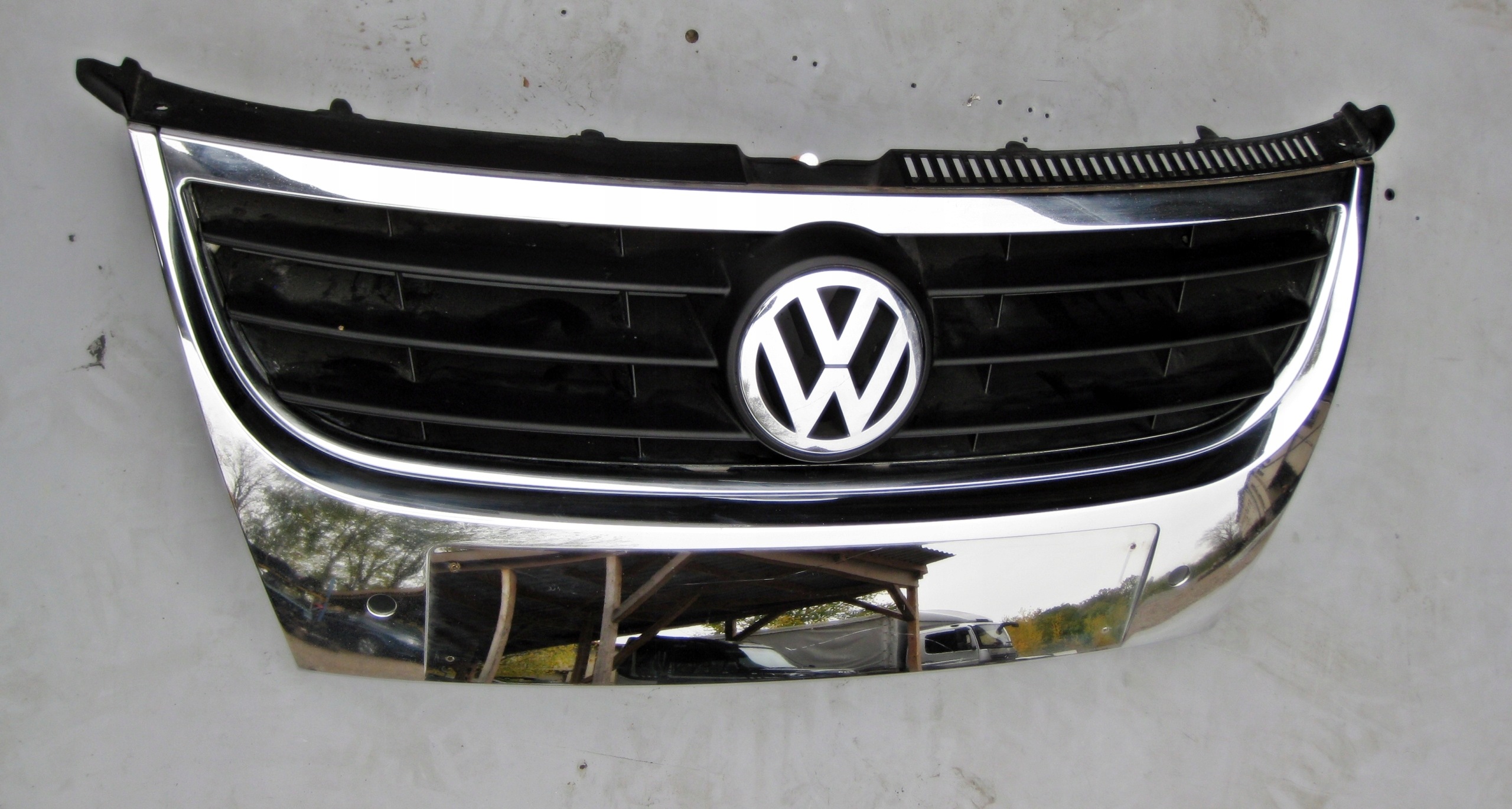 VW TOUAREG i maska CHROM 1T0853651D