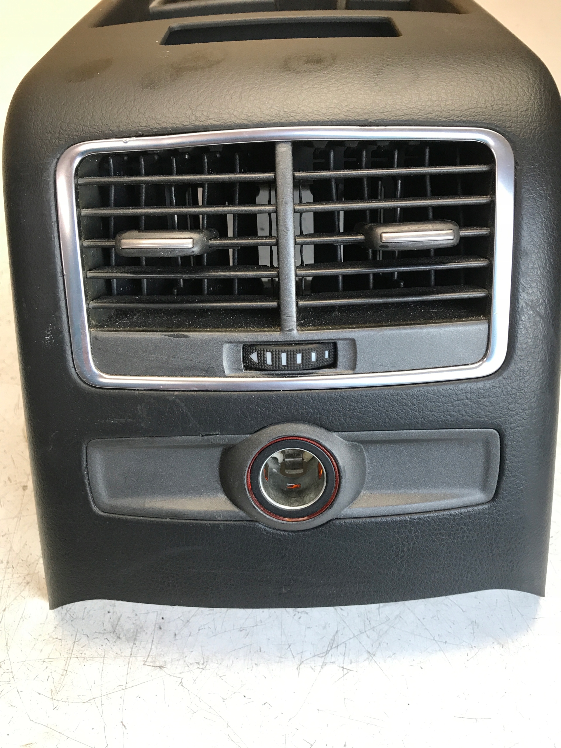 grid air conditioning devices rear part TUNEL AUDI A6 C6 4F0863244C