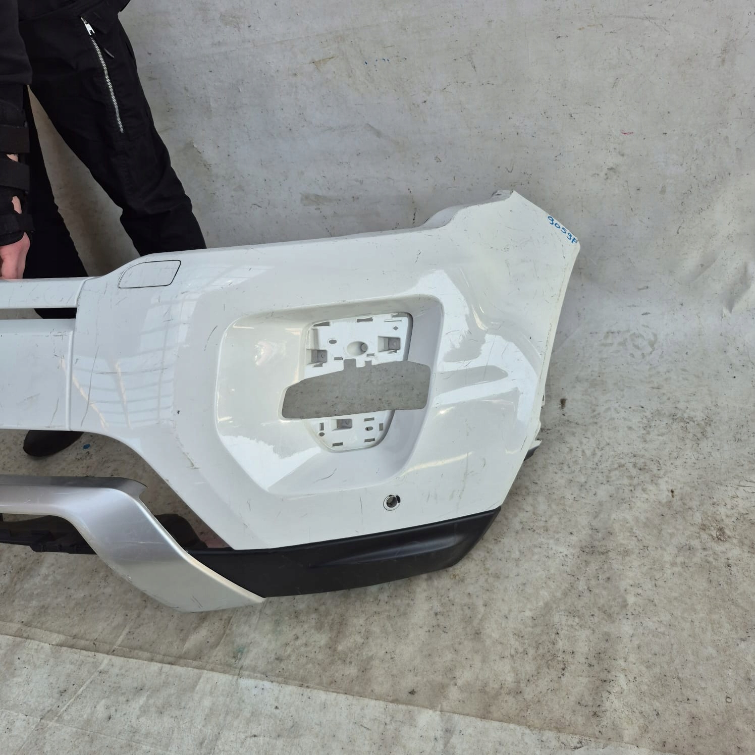 RANGE ROVER EVOQUE and 1 DYNAMIC 11-15 bumper front front washer PDC