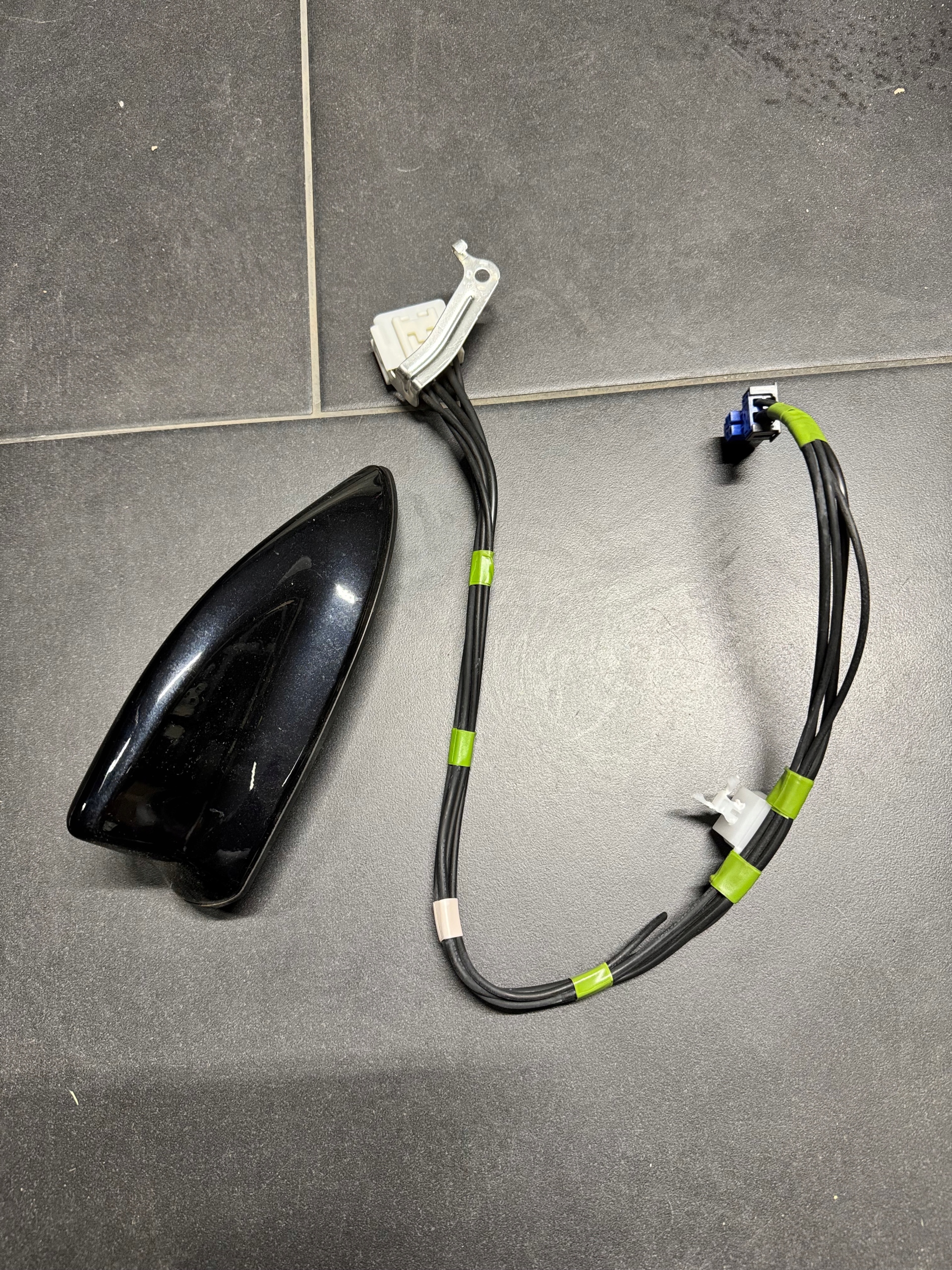 TOYOTA RAV 4 V 5 RAV4 2024 2022 ANTENA DACHOWA PŁETWA