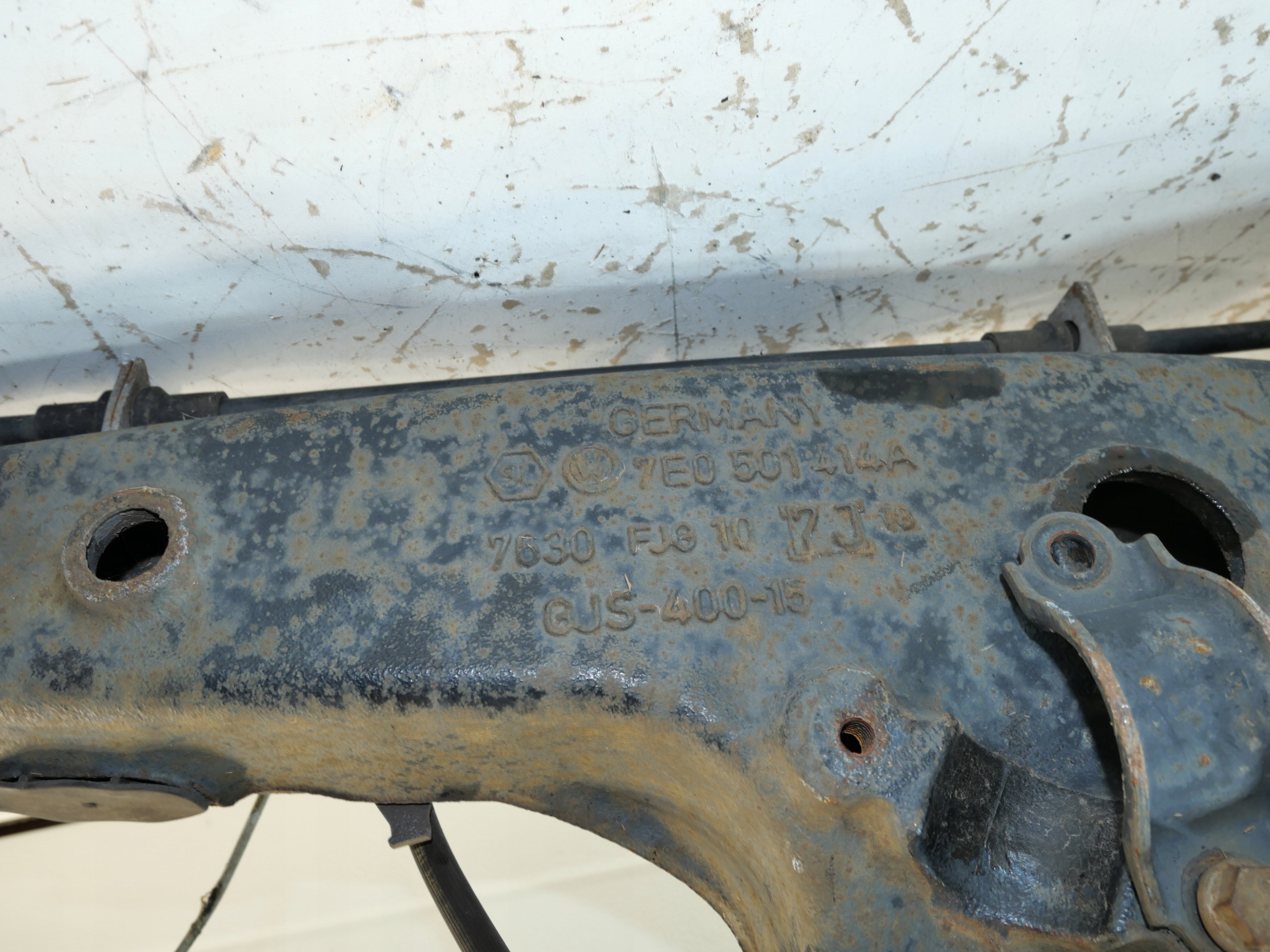 VW TRANSPORTER T6 swing right rear part 7E0501414A