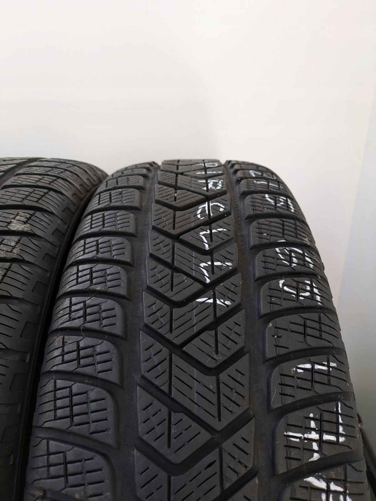Opony 215/65/17 Pirelli Scorpion winter Rok produkcji 2018