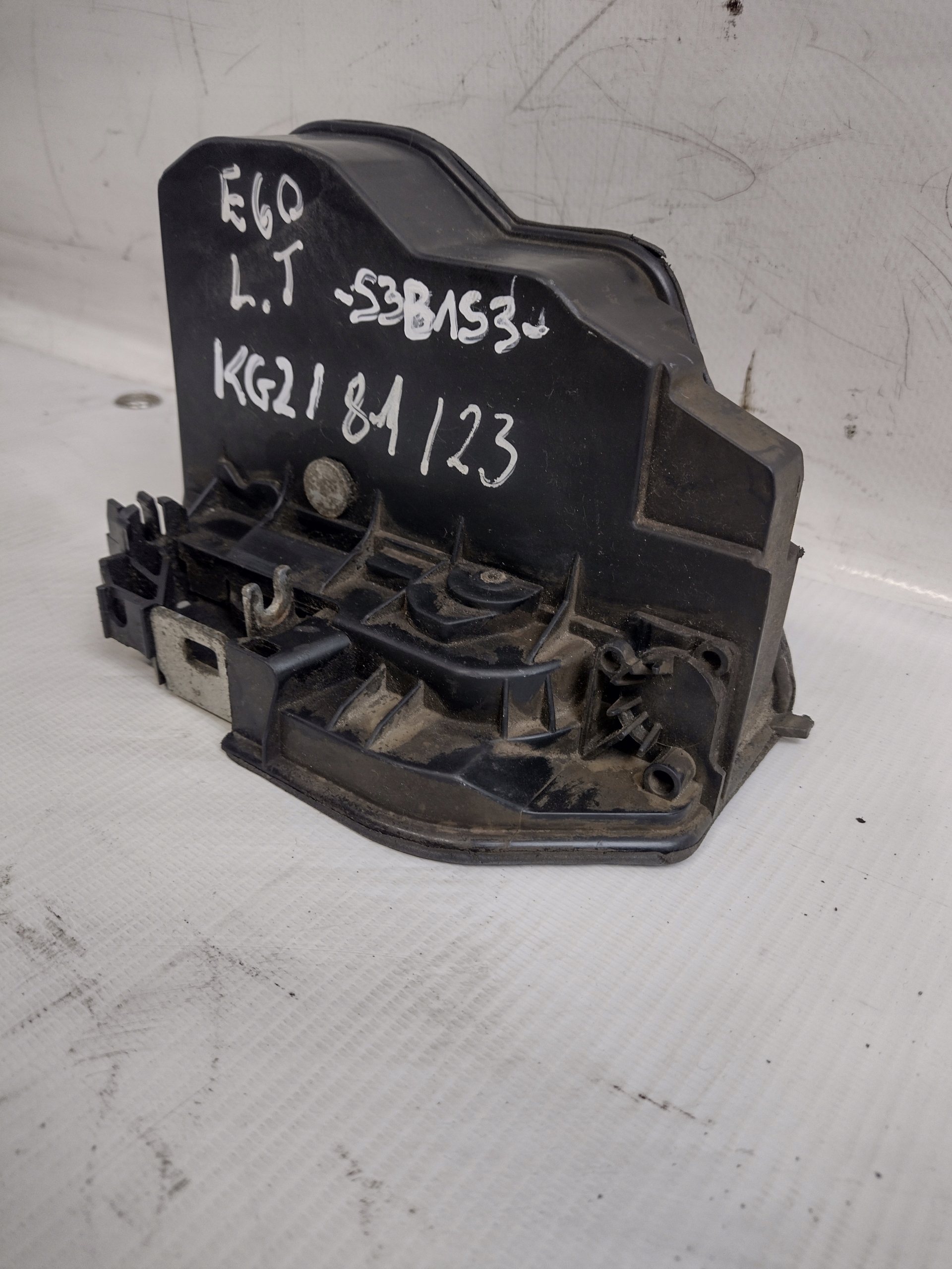 lock door left rear part BMW E60 OE 7154629