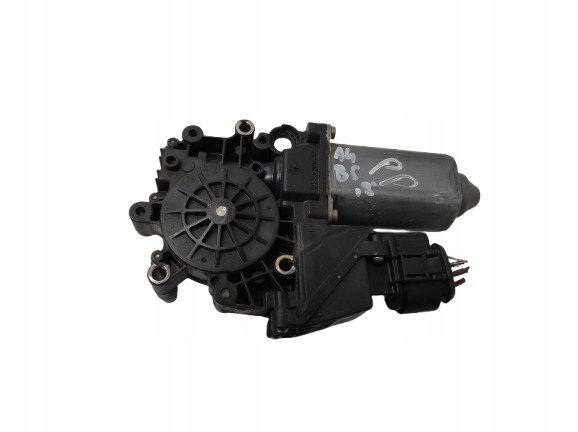 AUDI A4 B5 94- SILNICZEK SZYBY PRAWY PRZÓD