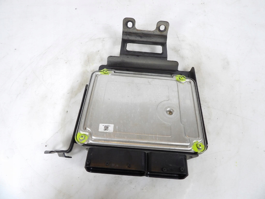 HYUNDAI IX35 2.0DCI unité de commande électronique uce moteur 39103-2F950