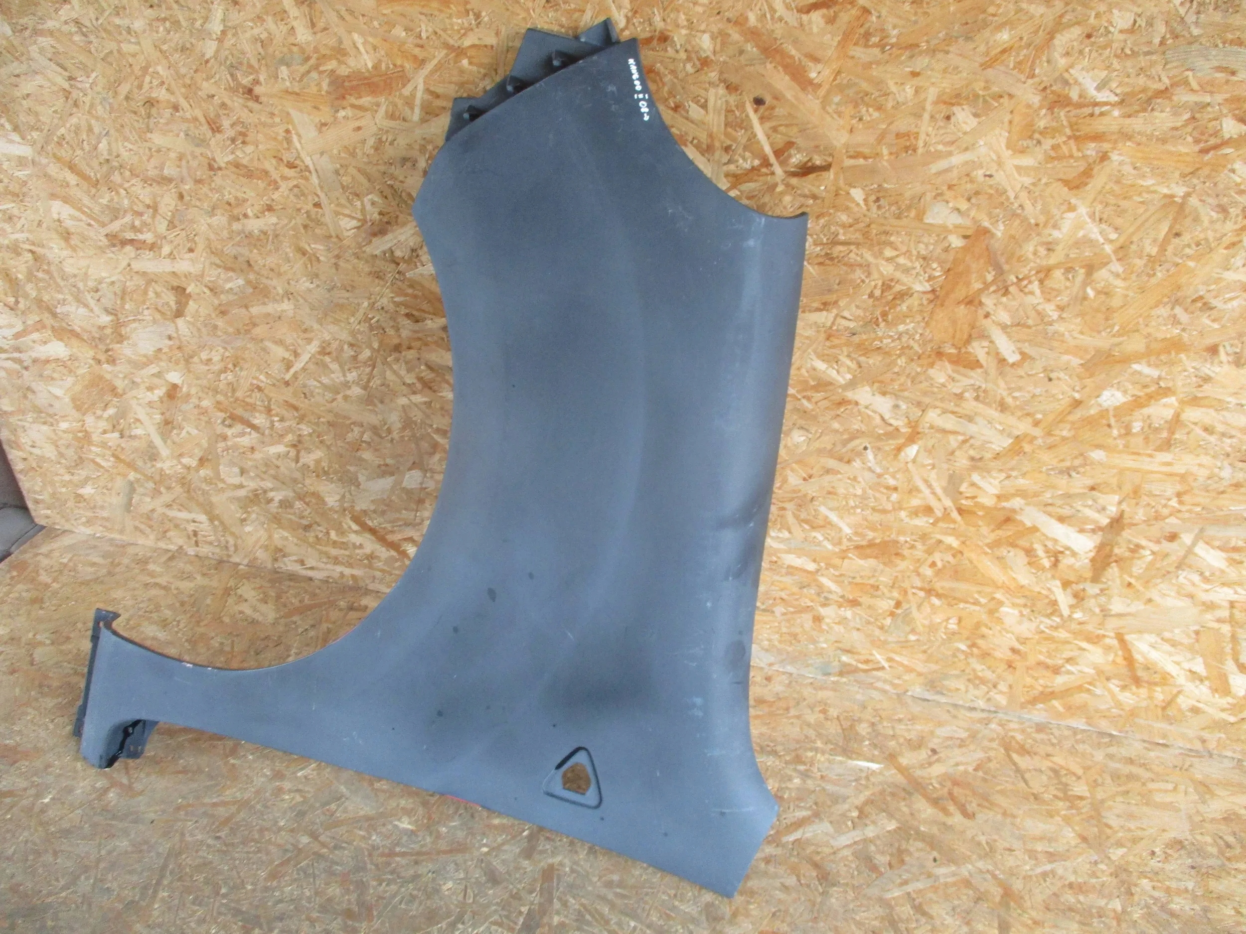 fender left front RENAULT KANGOO II 08