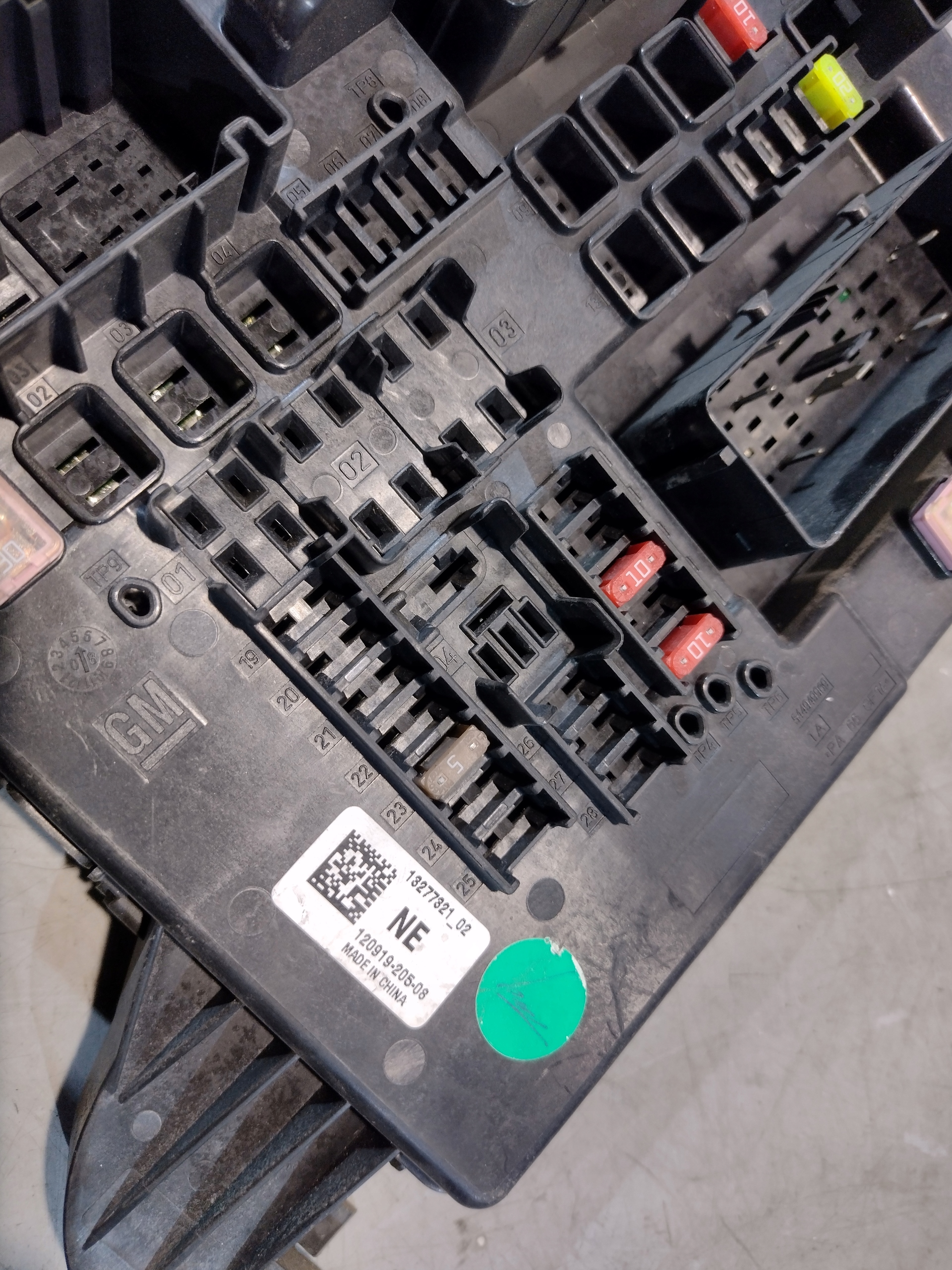 Module fusibles Opel Insignia A 13277321 02 NE