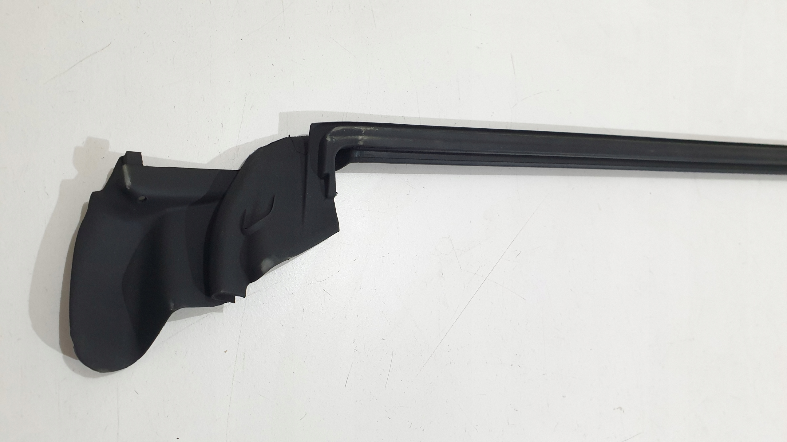 USZCZELKA SZYBY DRZWI BMW 4 F36 GRAN COUPE 7310208 Producent części BMW OE