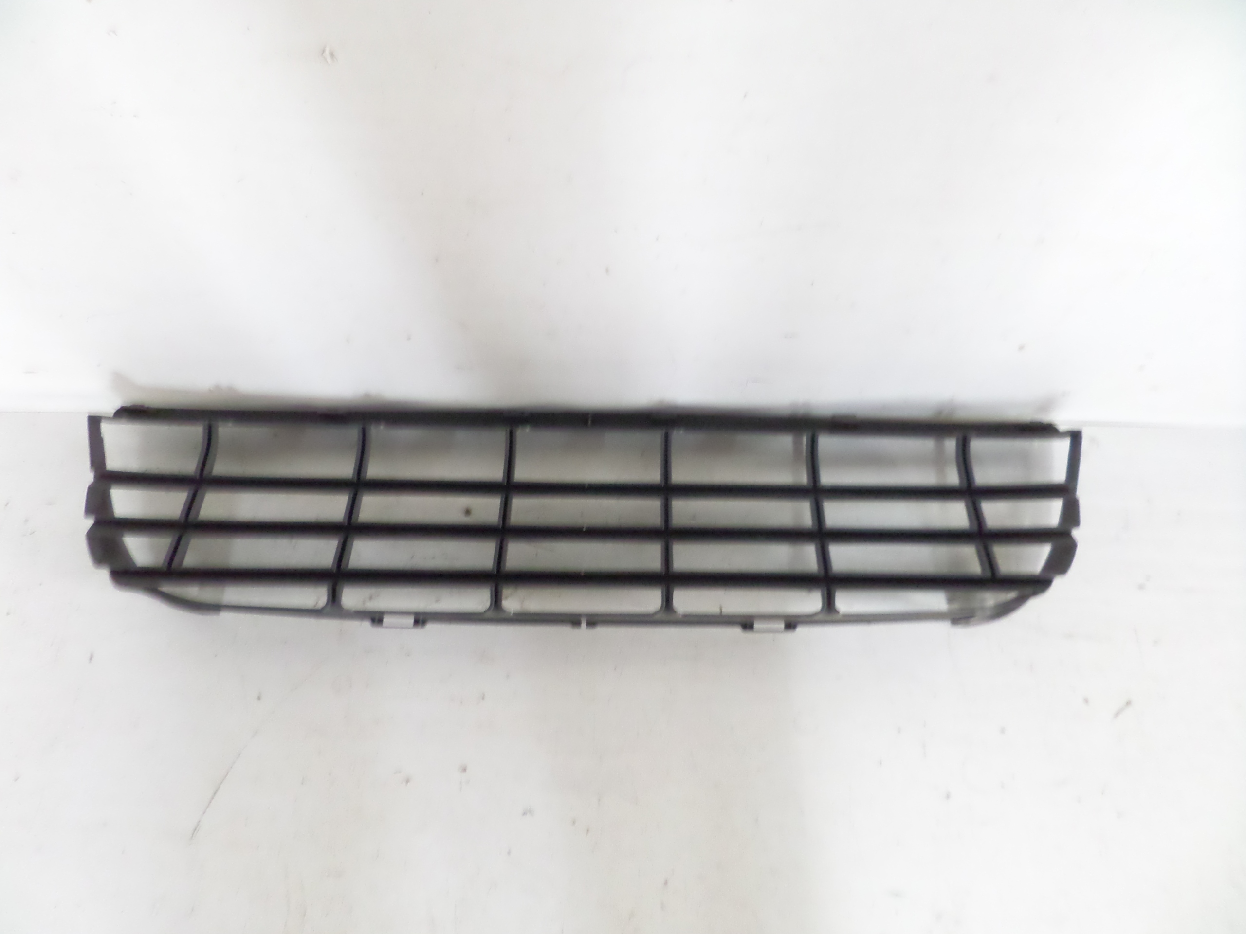 Grill Lüftungsgitter der Stoßstange mitte VW CRAFTER 06