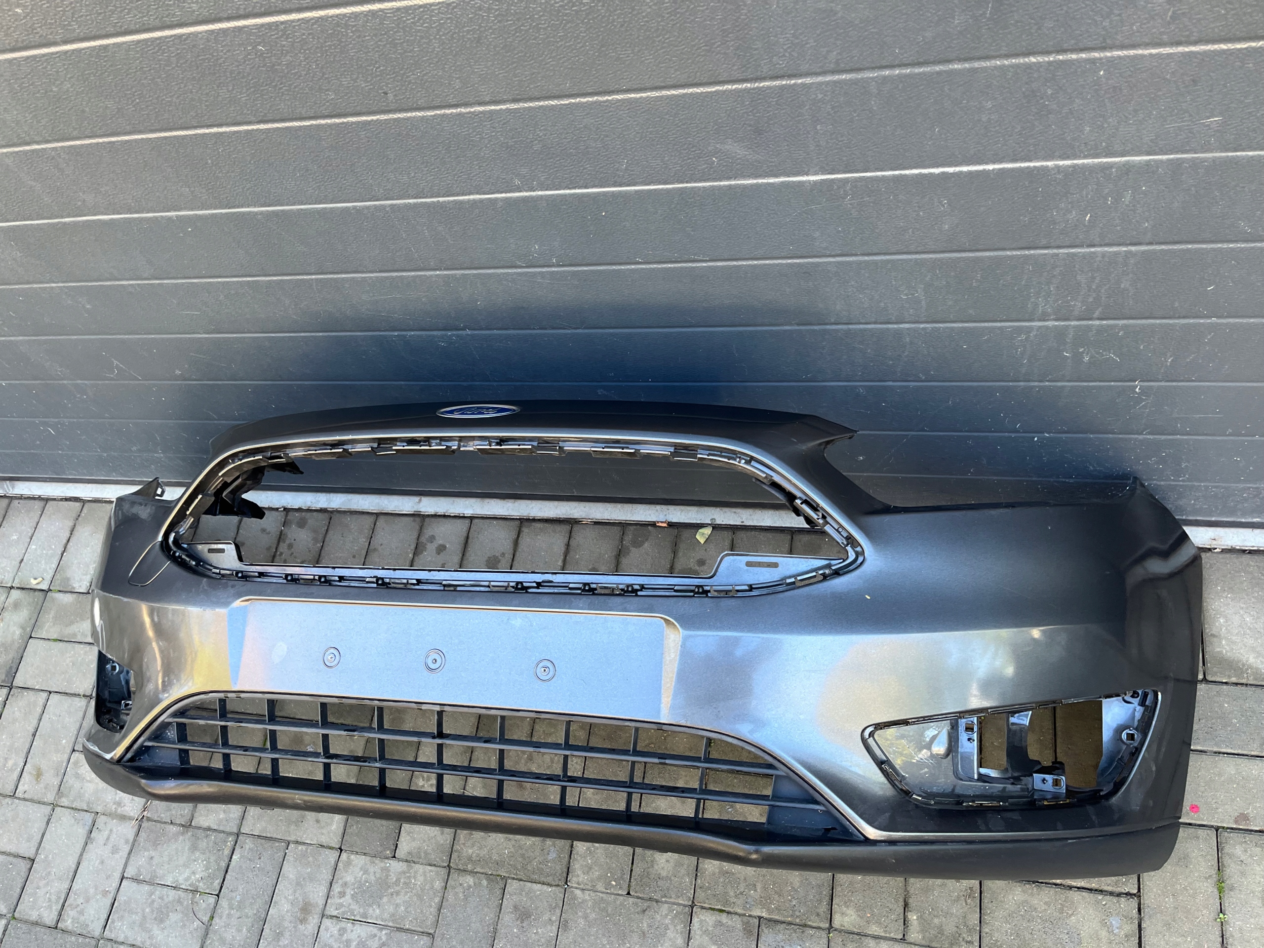 FORD FOCUS MK 3 LIFT 14- NÁRAZNÍK PREDOK PREDNÝ