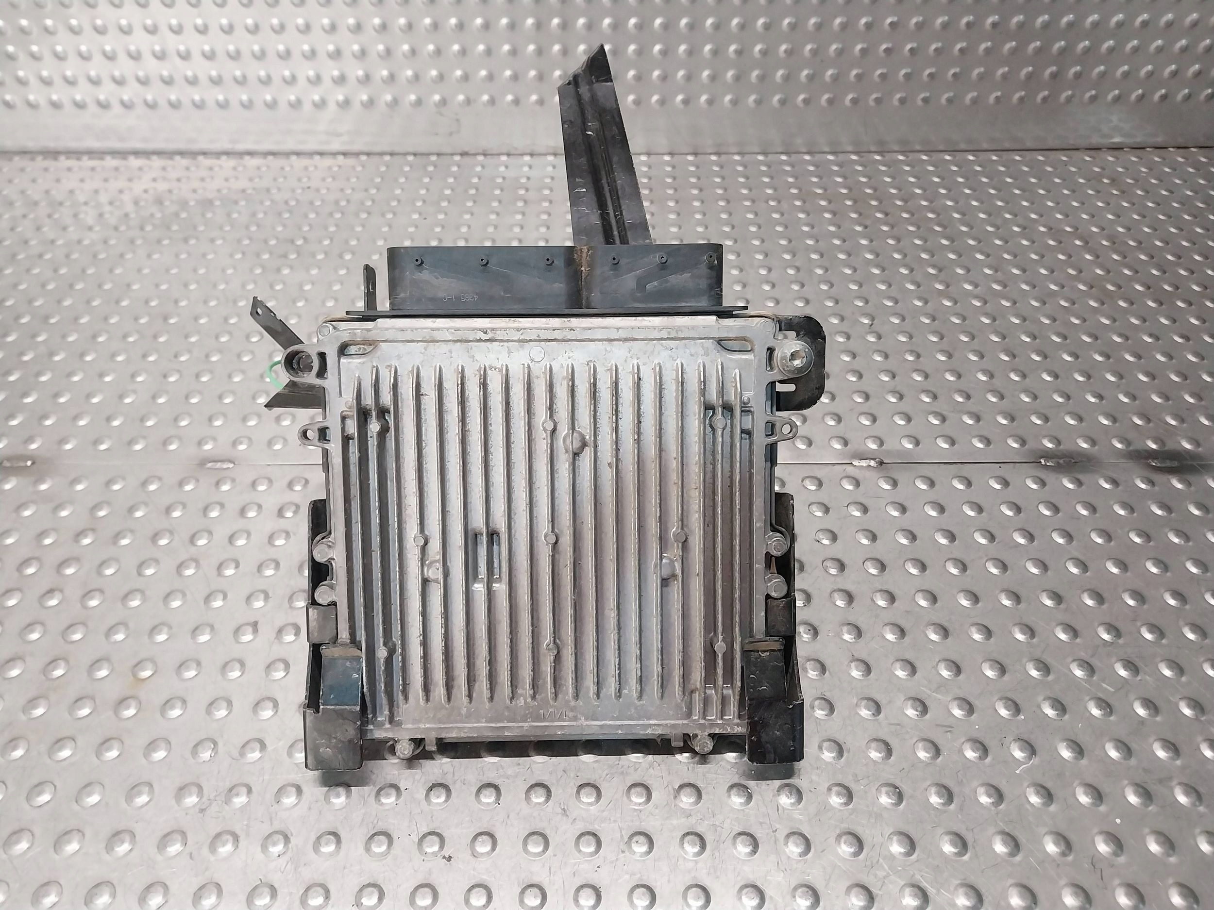 computer control unit of the engine A6421501779 0281012015 MERCEDES ML W164 3.0D V6