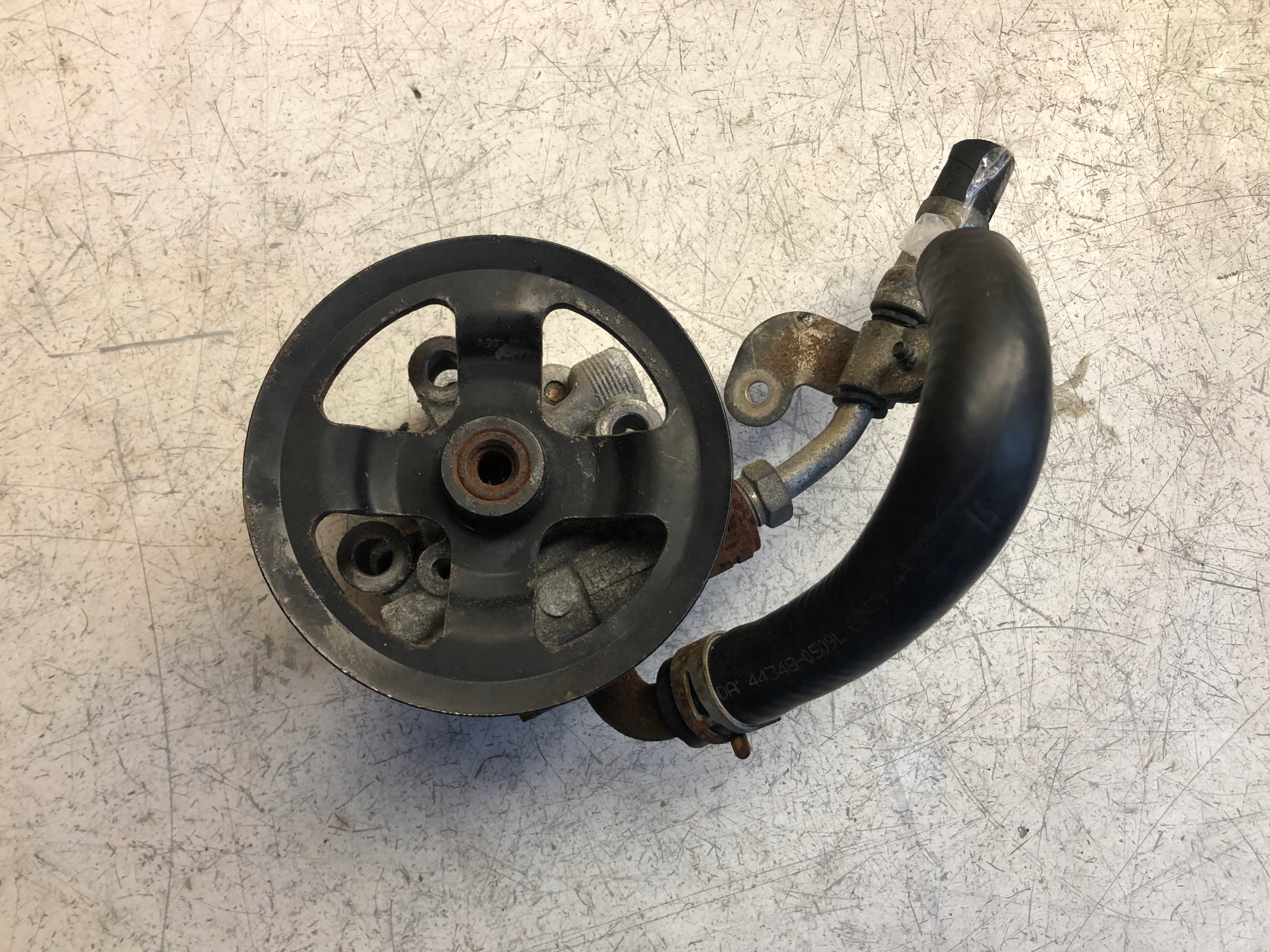 servo pump TOYOTA 2.0 D4D