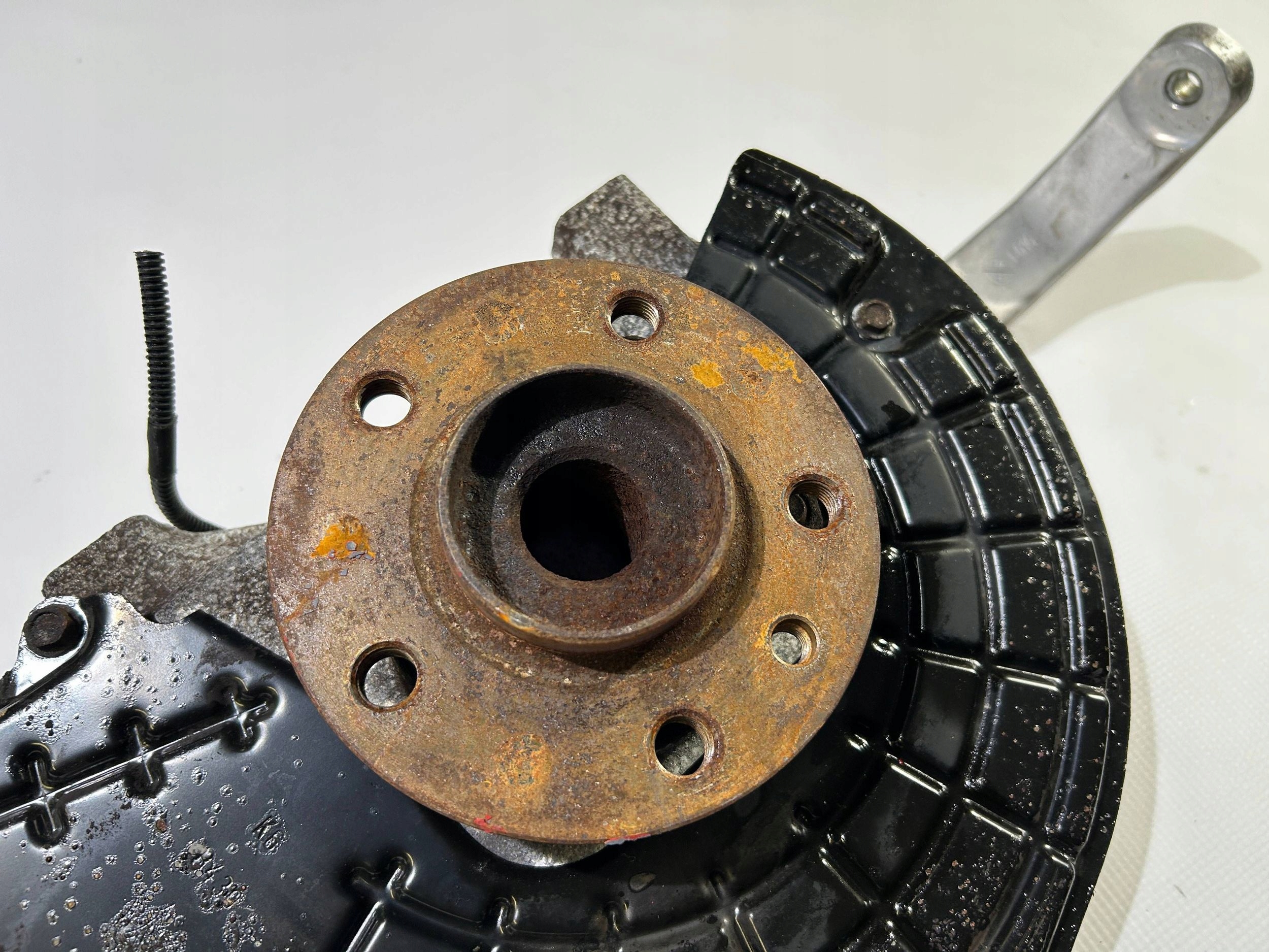 swing of the pivot wheels front front left Maserati Ghibli M157 2013