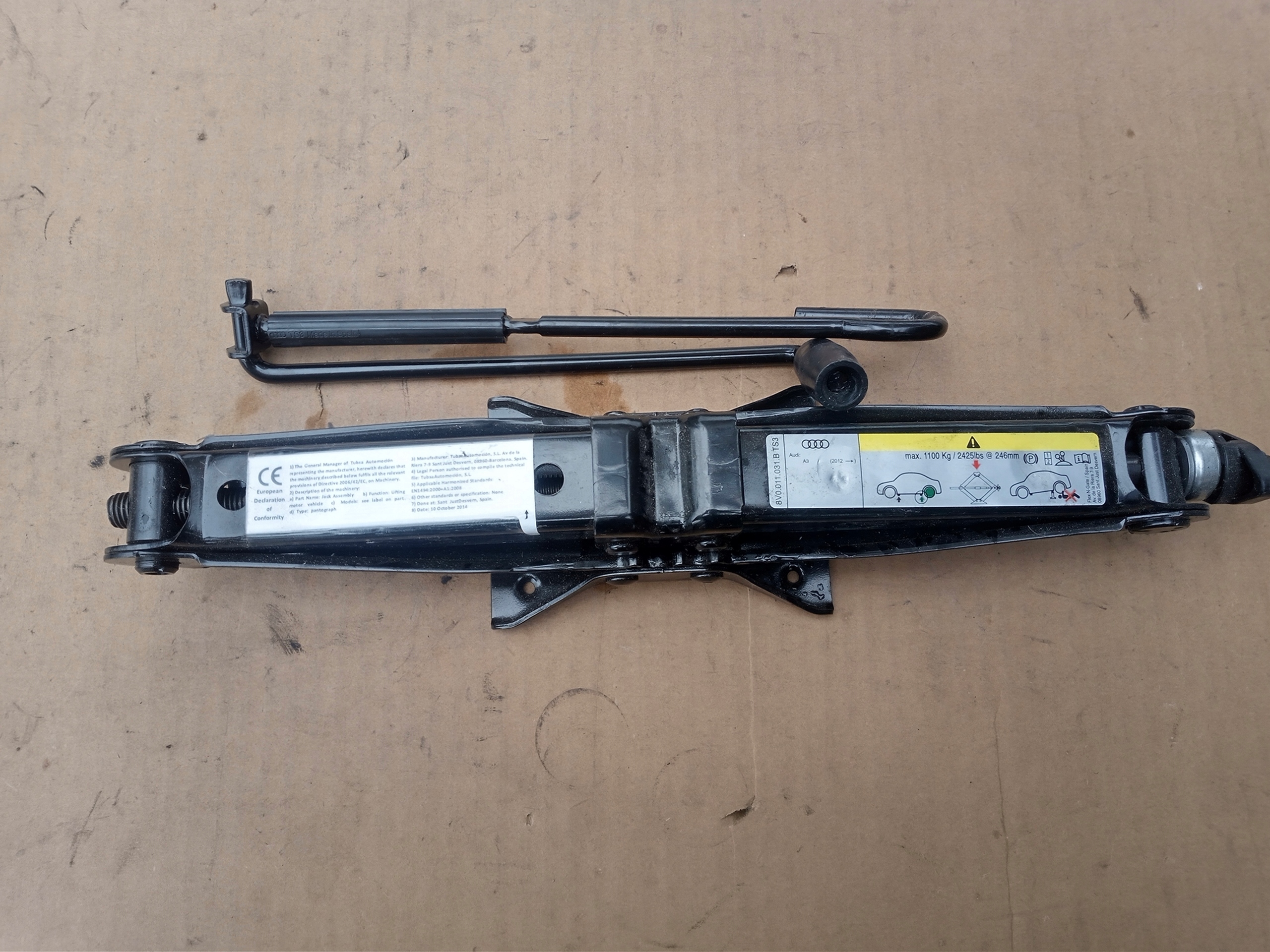 Домкрат домкрат AUDI A3 8V 8V0011031B