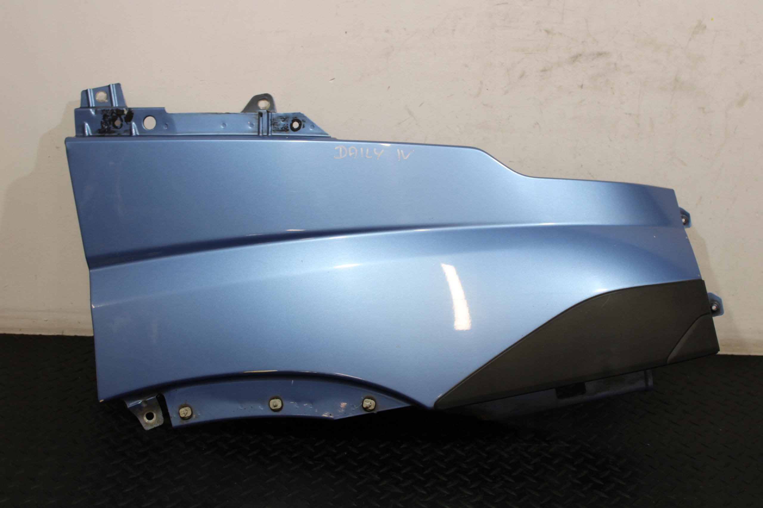 fender right front front IVECO DAILY IV 4