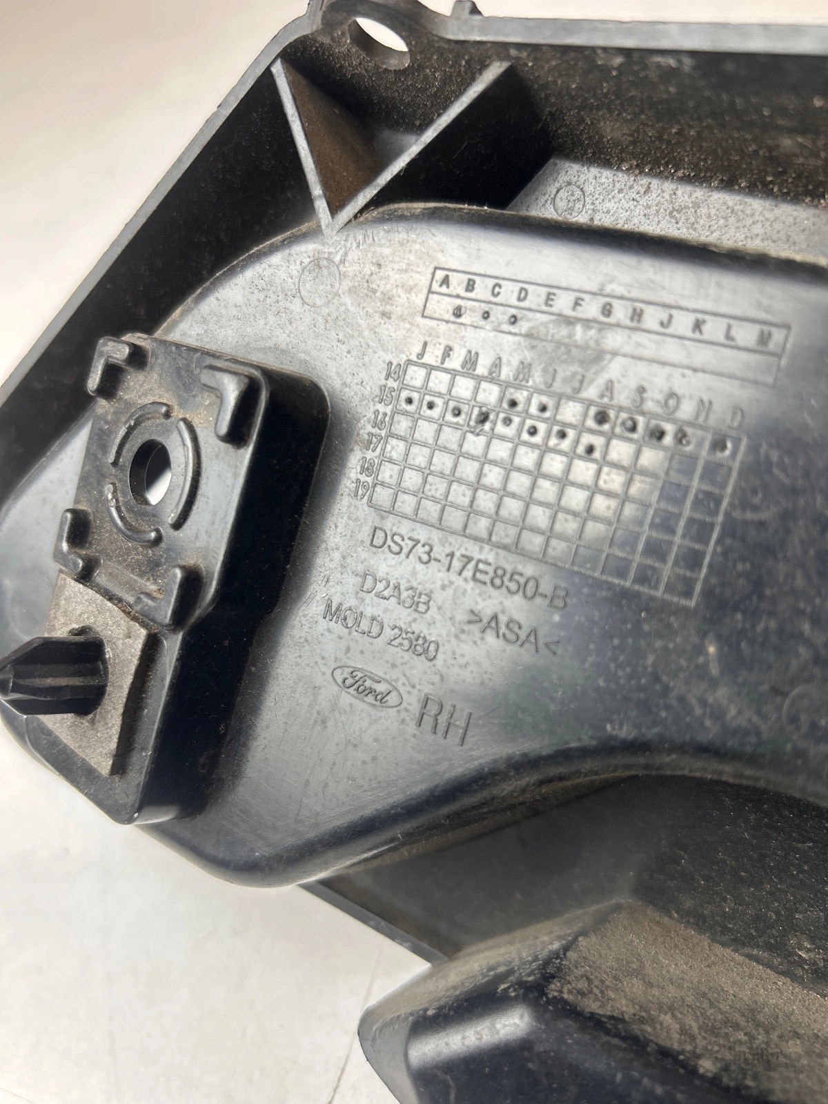 bumper bracket rear part right Ford Mondeo MK5 Fusion HB