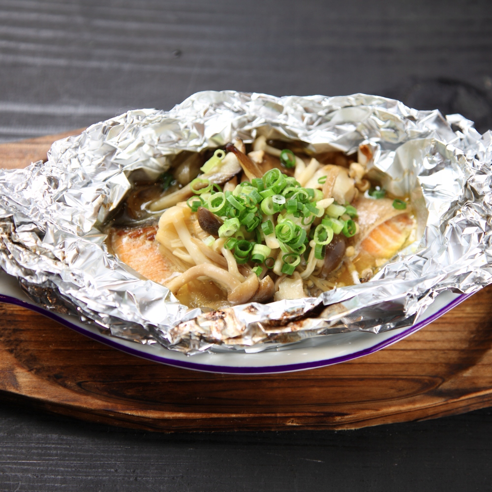 GRUBA FOLIA ALUMINIOWA SPOŻYWCZA CATERING GASTRO Waga produktu z opakowaniem jednostkowym 0.75 kg