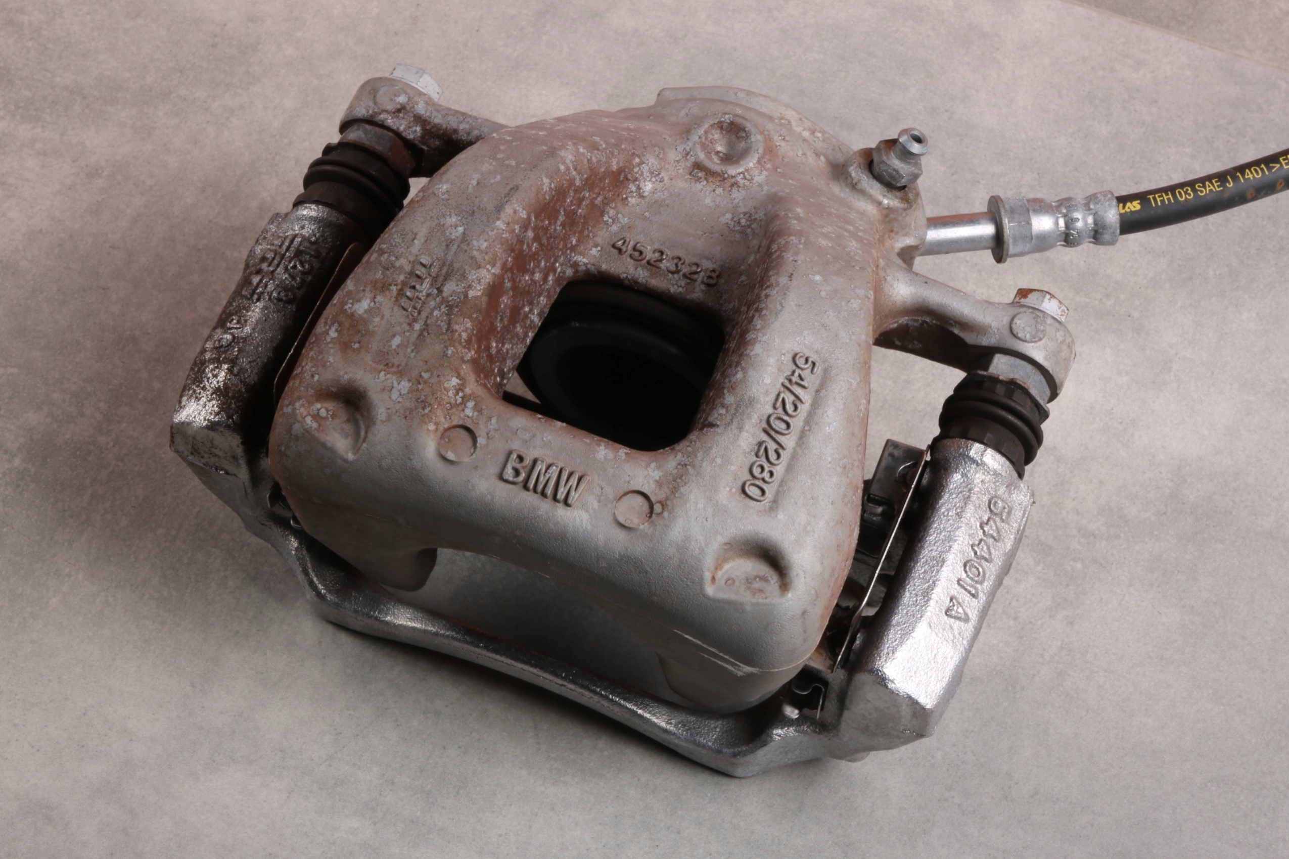 BMW i3 I01 caliper brake right front 54/20/280 6860270 14977 km !!!