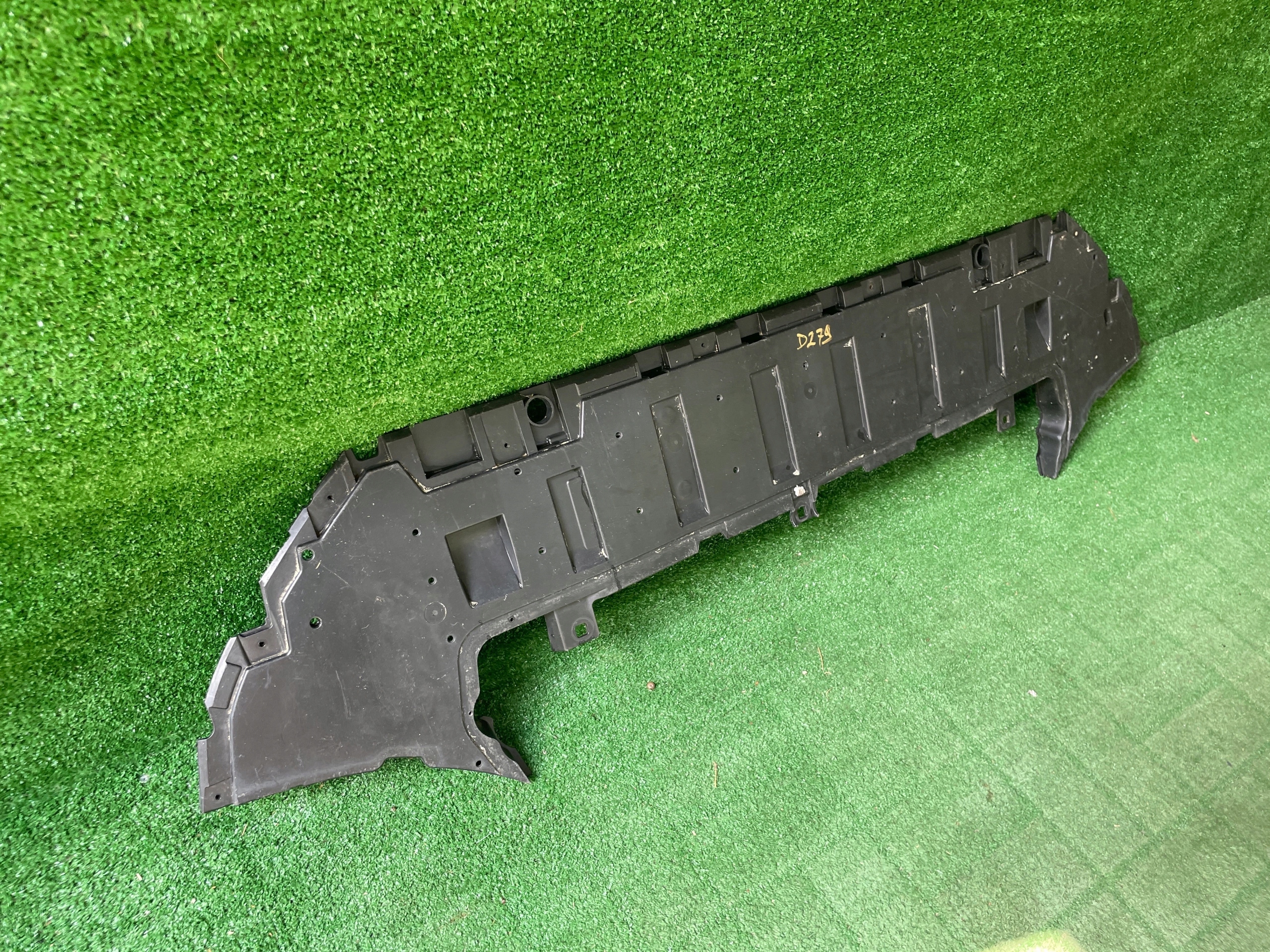 Volvo XC-90 II cover lower below bumper 31404141