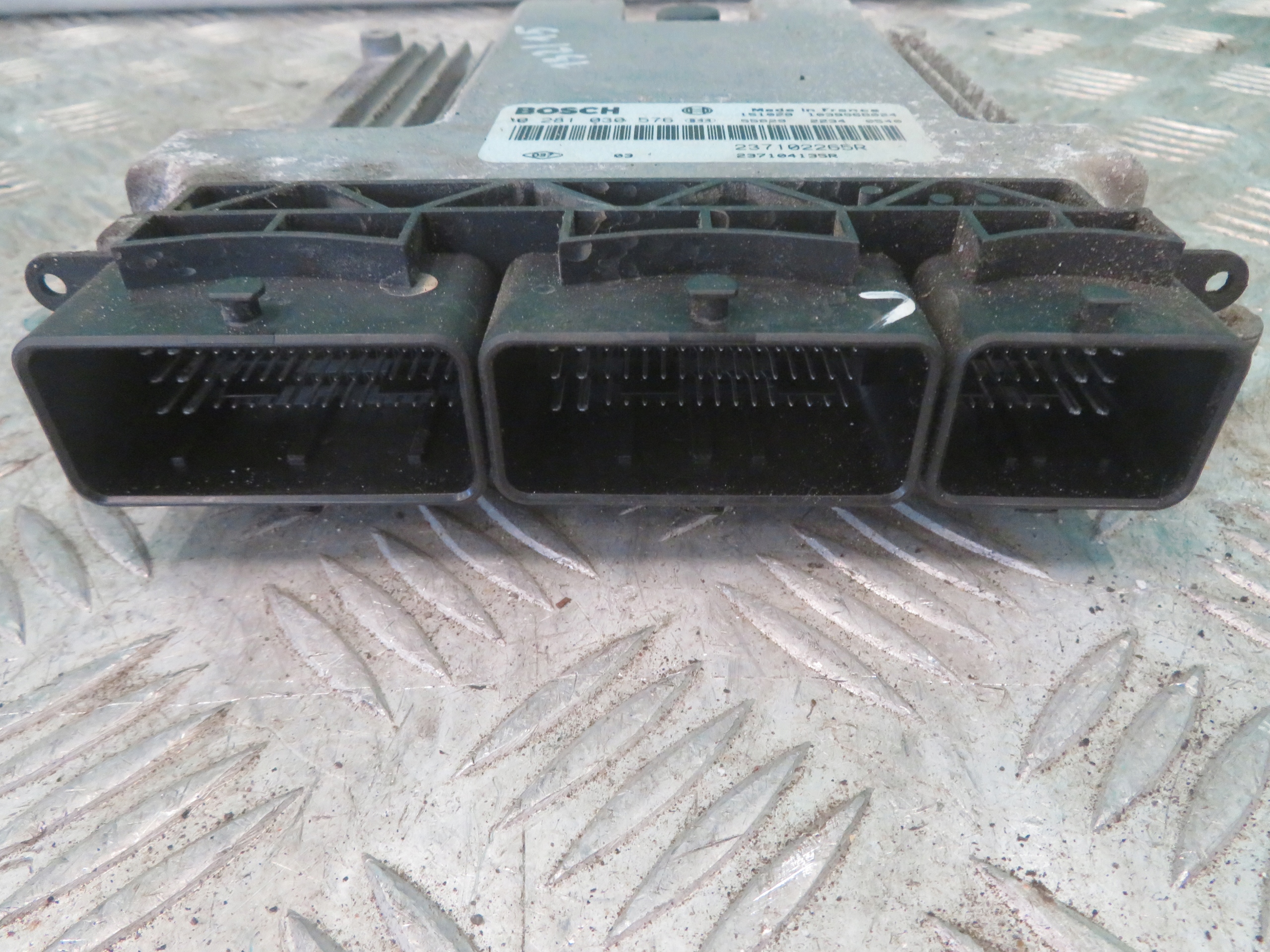 computer control unit of the engine MASTER MOVANO NV400 15R 0281030576