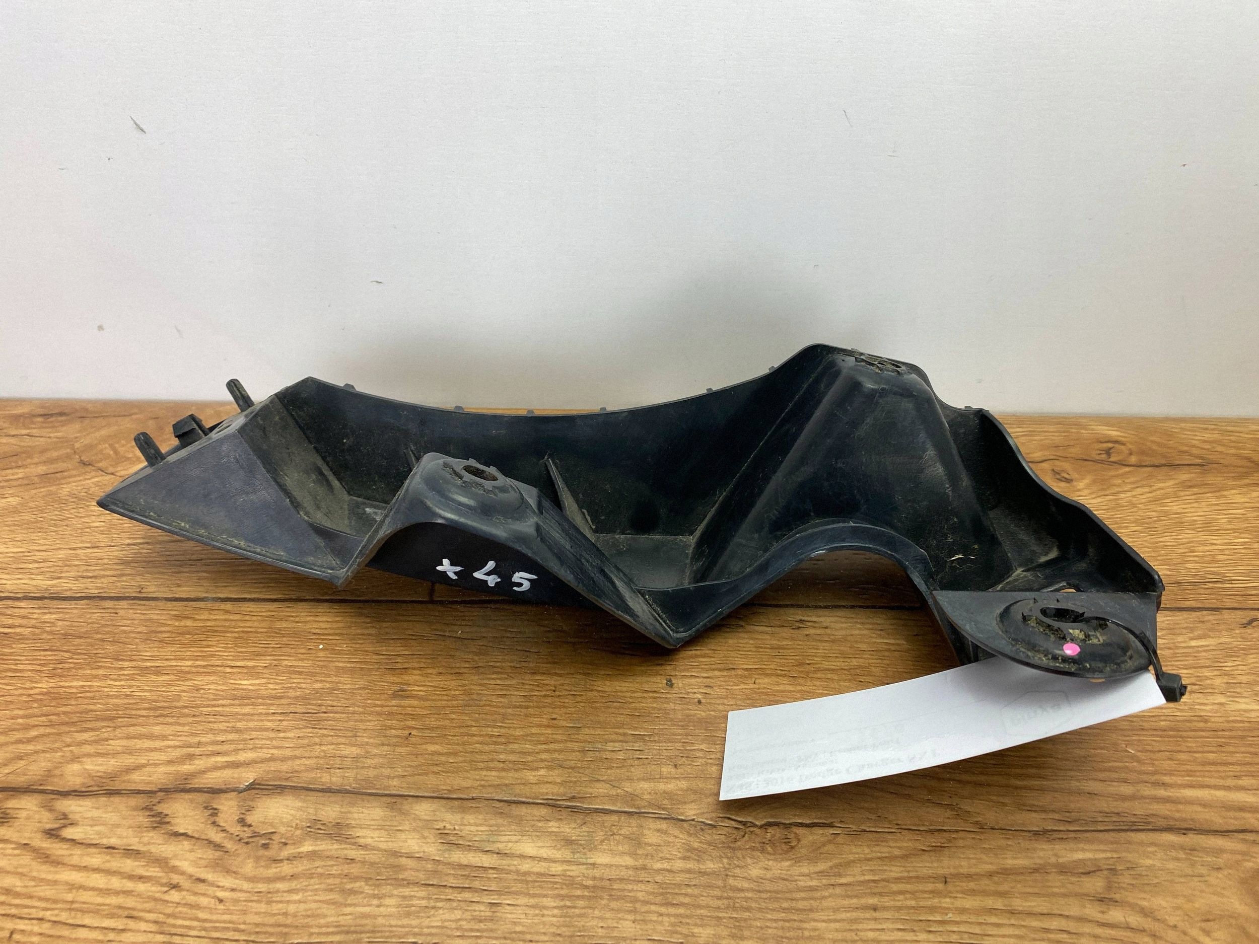 bumper bracket of the rear right Dodge Charger 2015+