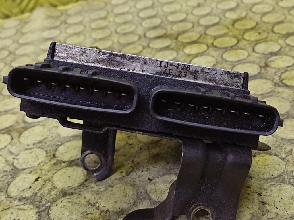 TOYOTA COROLLA VERSO module control unit WTRYSKIWACZY 8987120050
