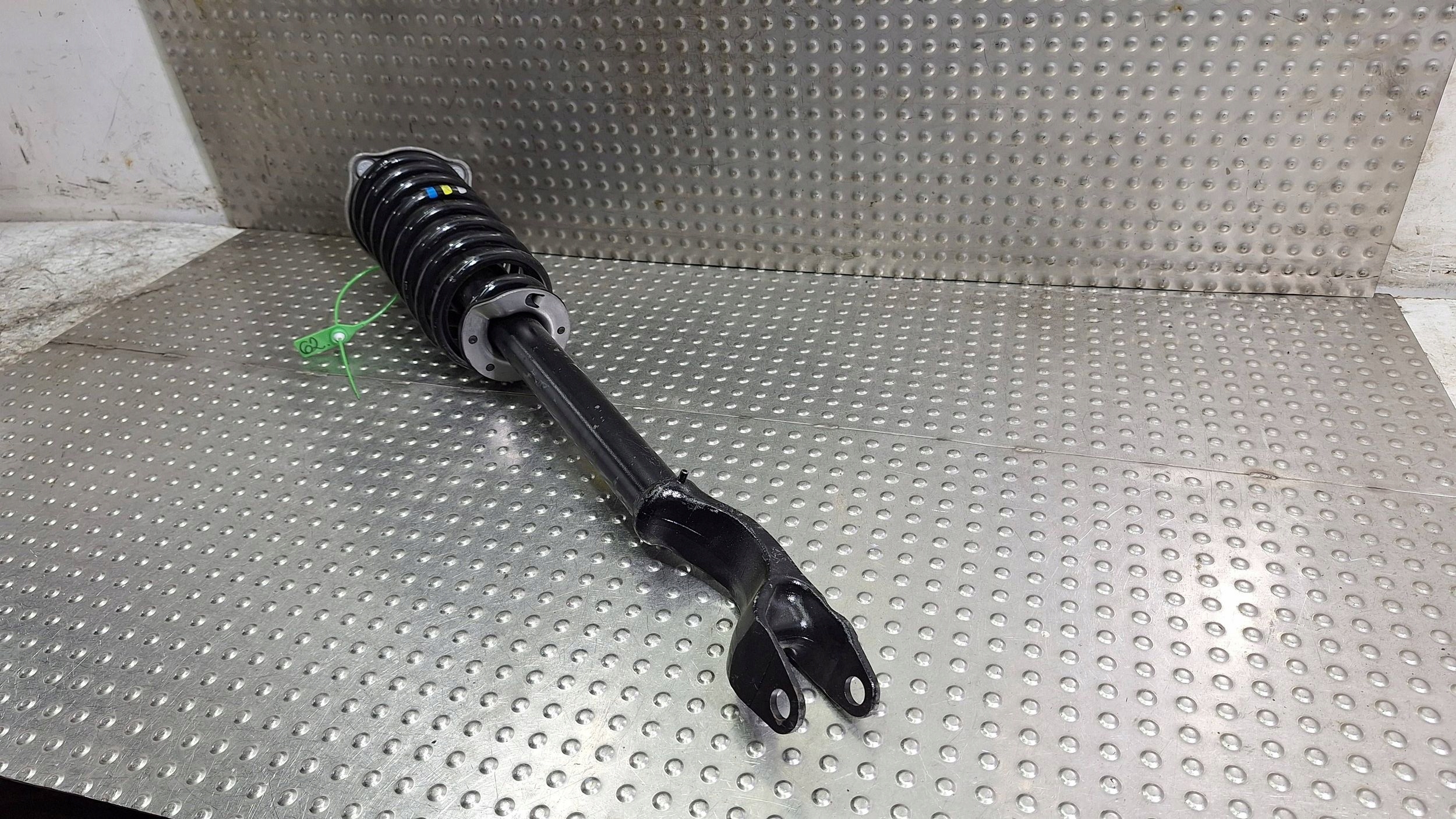 shock absorber right front original A2133201066 MERCEDES W213 W257