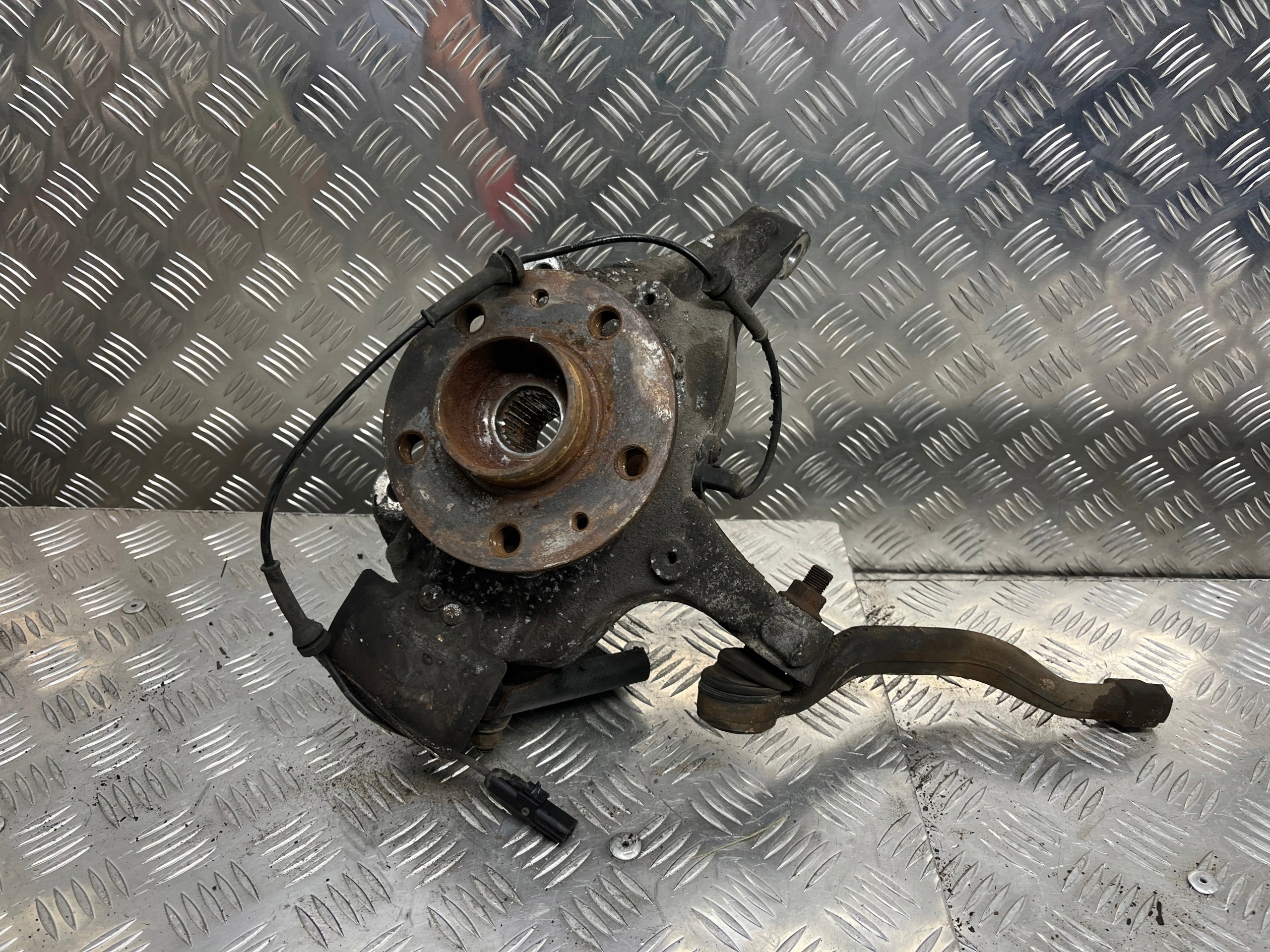 otoč čepu levý předek RENAULT LAGUNA 3 400150179R