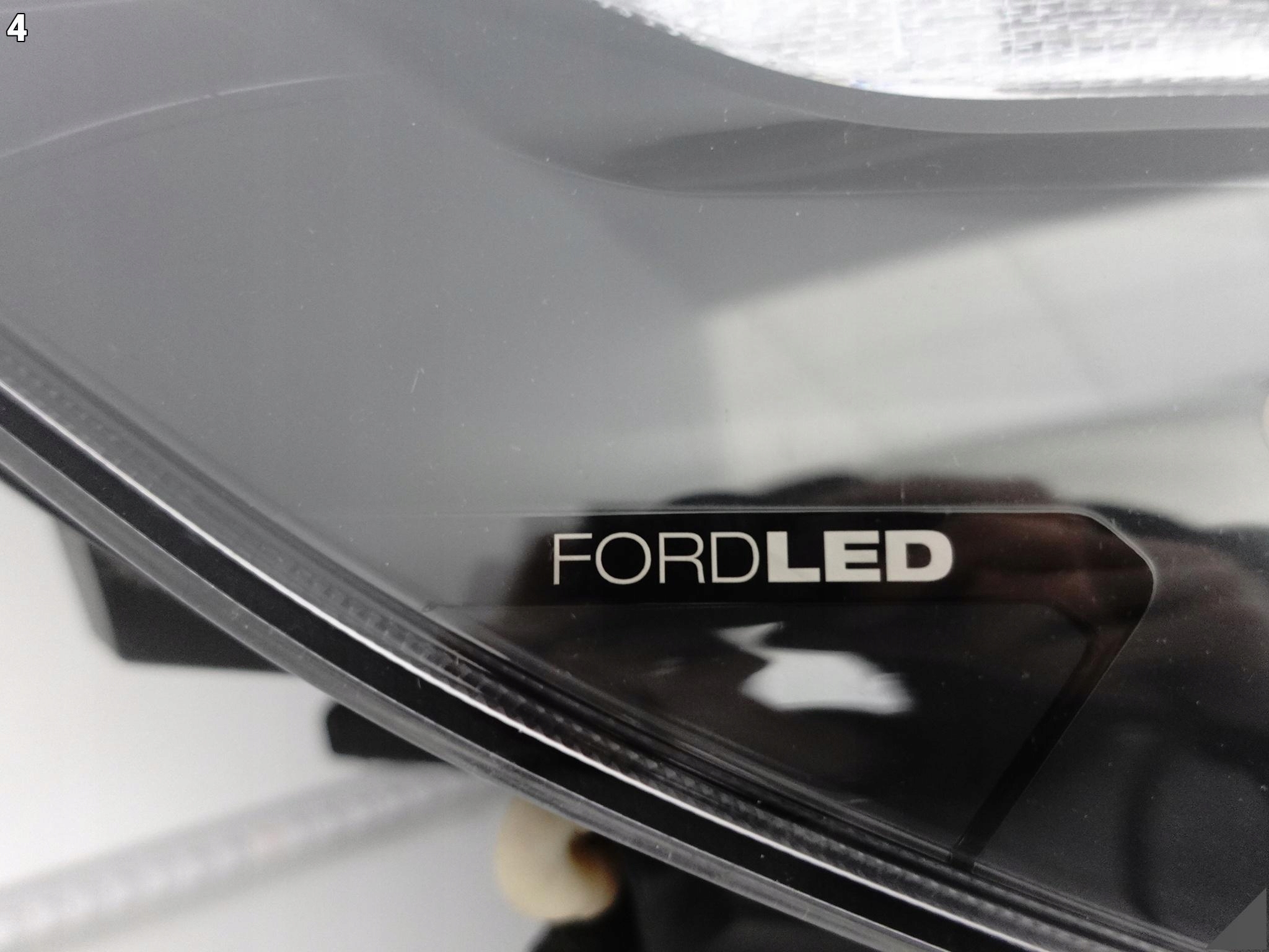FORD TRANSIT CUSTOM II (2 GENERACJA) MK2 23- light FULL LED MID right EU