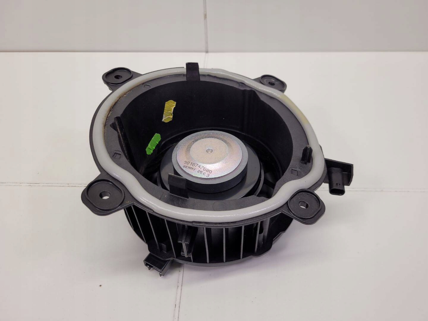 speaker front left side Peugeot 2008 2 2021 9818747880